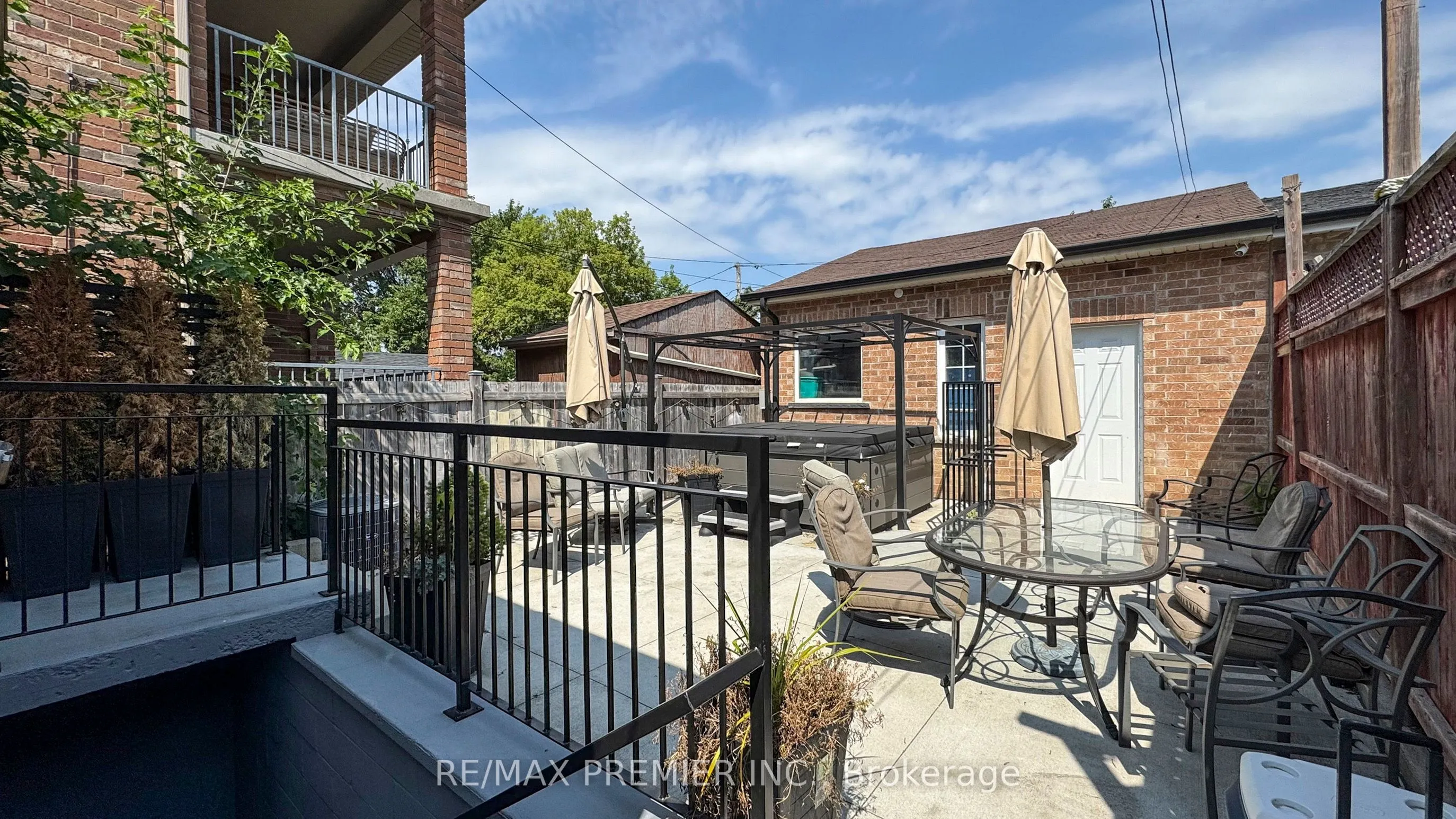 32 Amherst Avenue