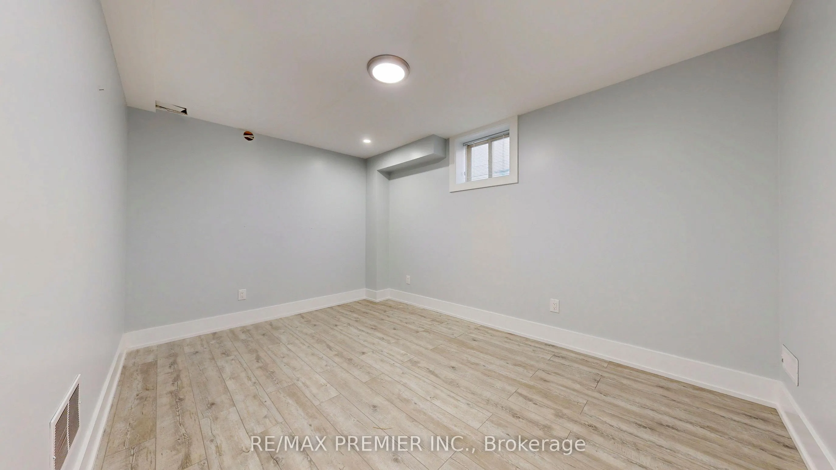 32 Amherst Avenue