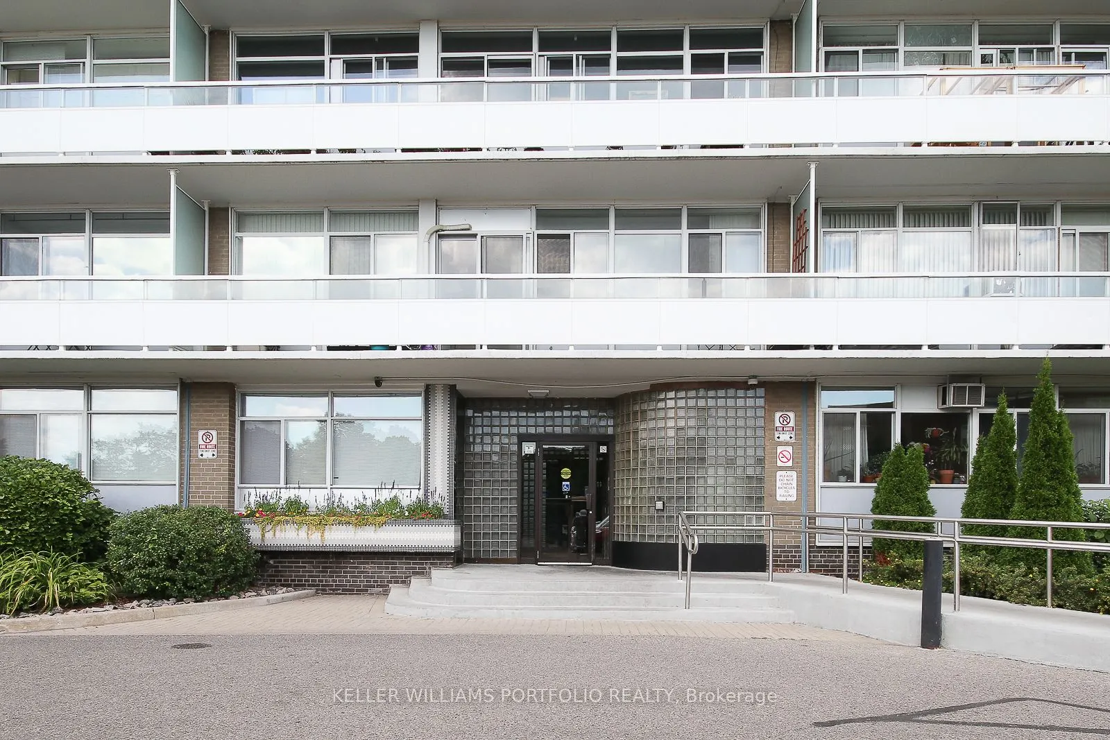580 Christie Street, #206