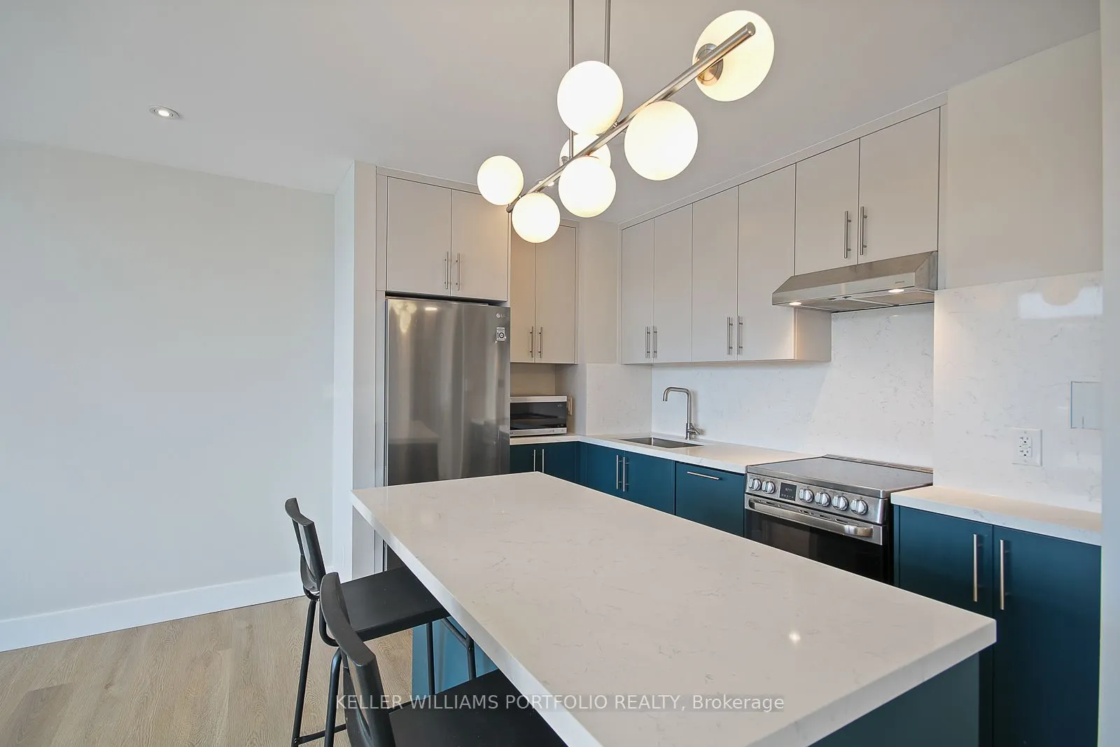 580 Christie Street, #206