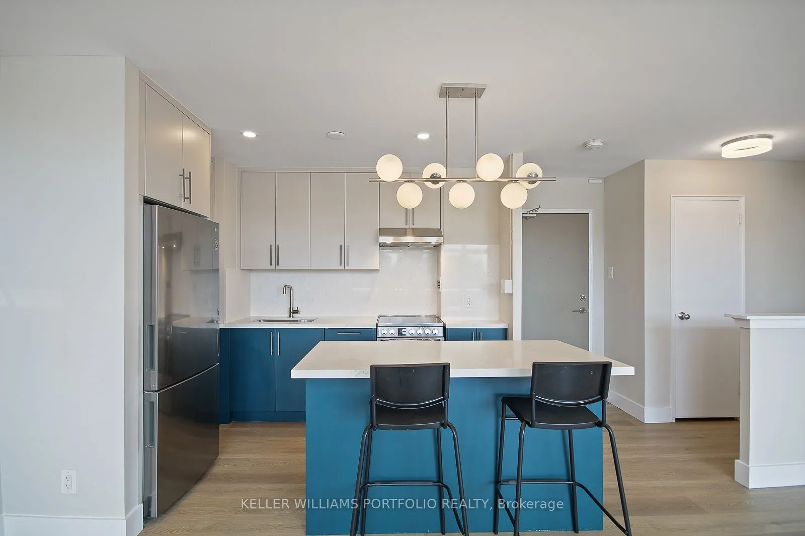 580 Christie Street, #206