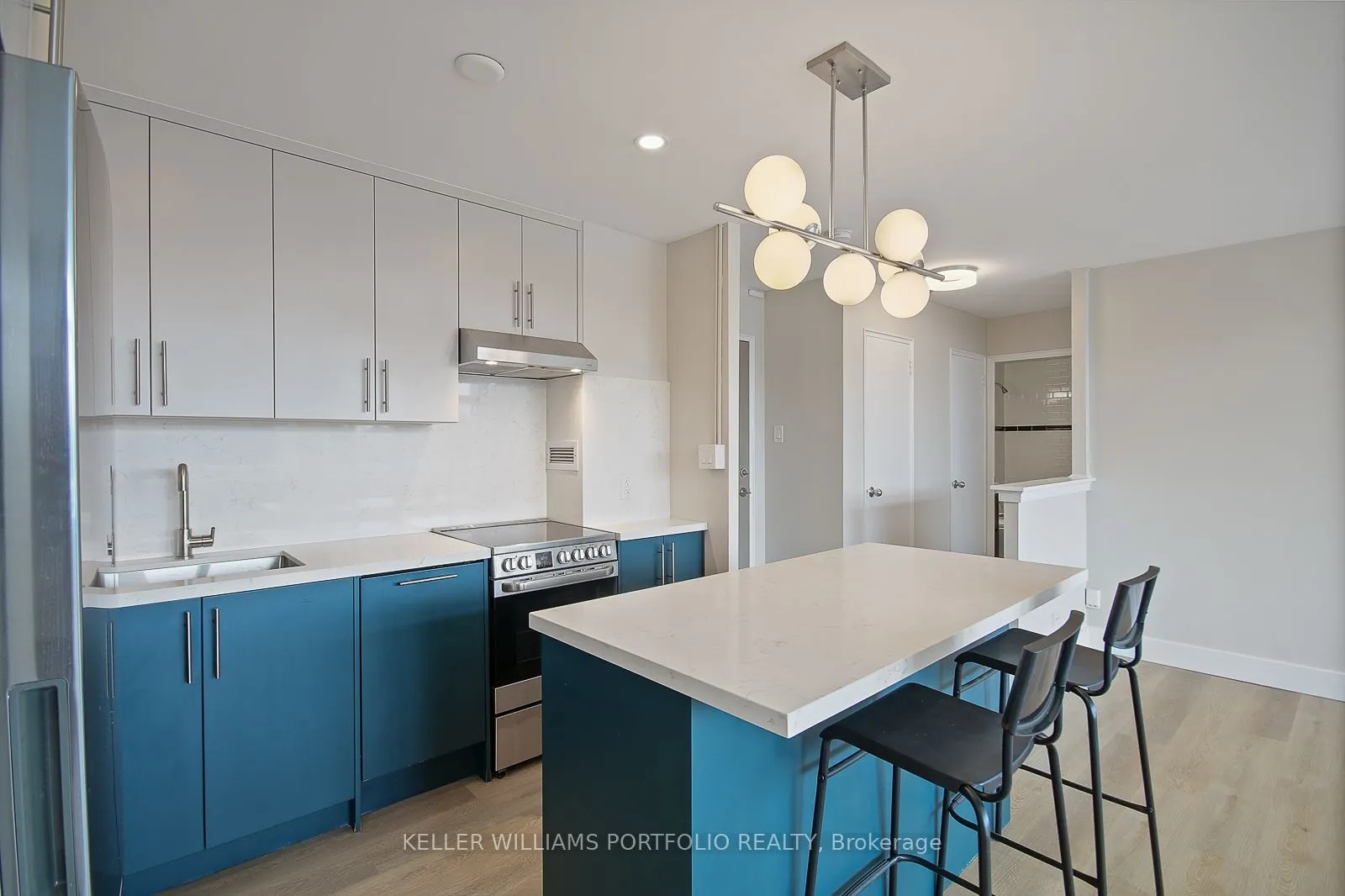 580 Christie Street, #206