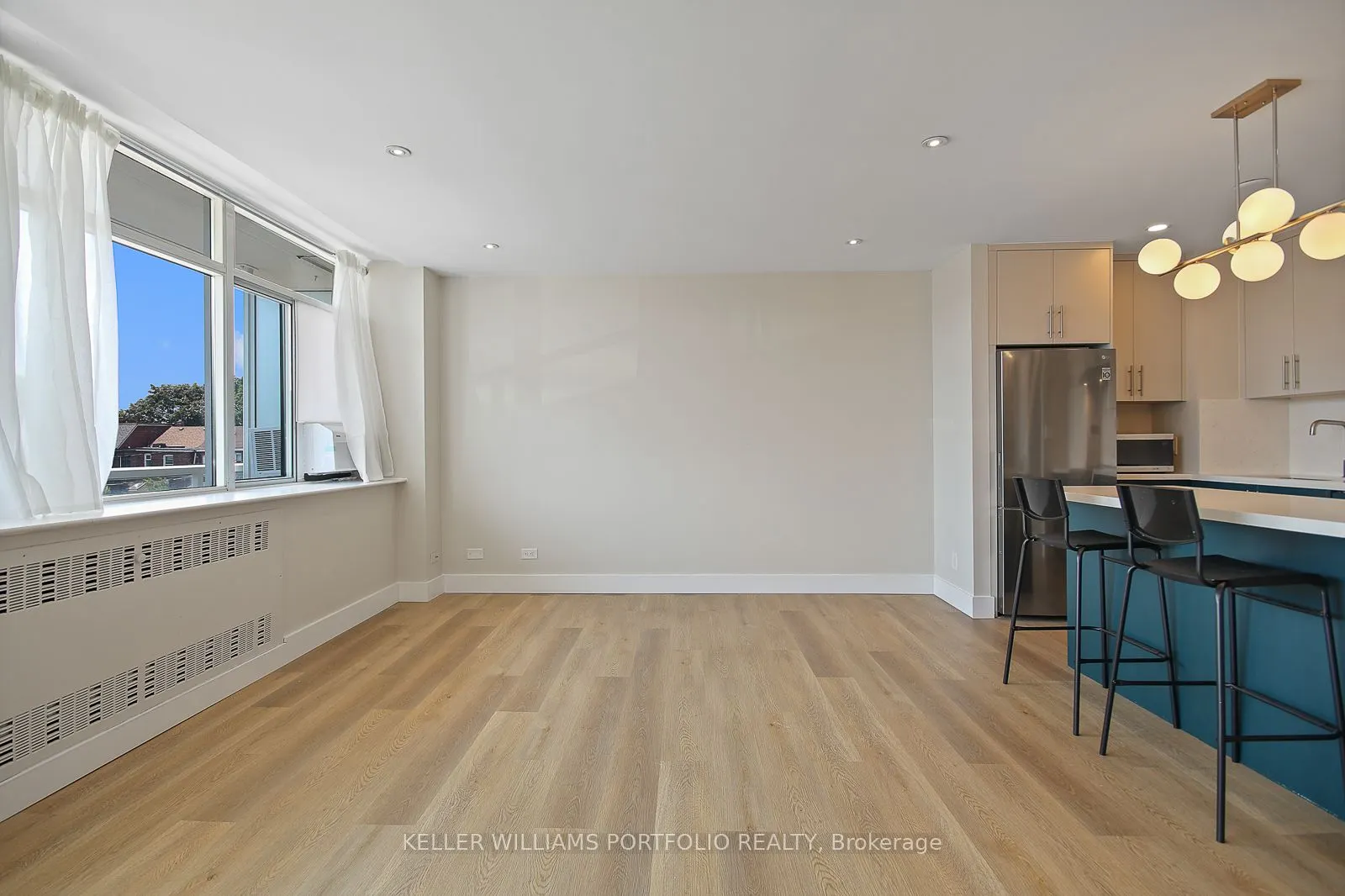 580 Christie Street, #206