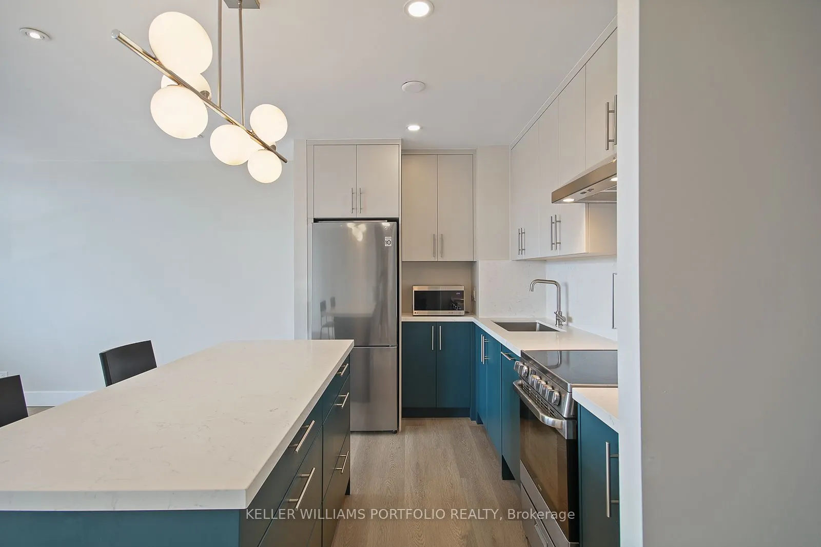 580 Christie Street, #206