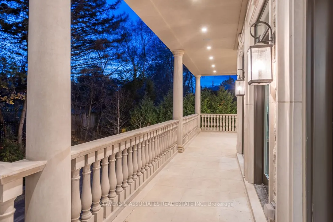 15 Tudor Gate