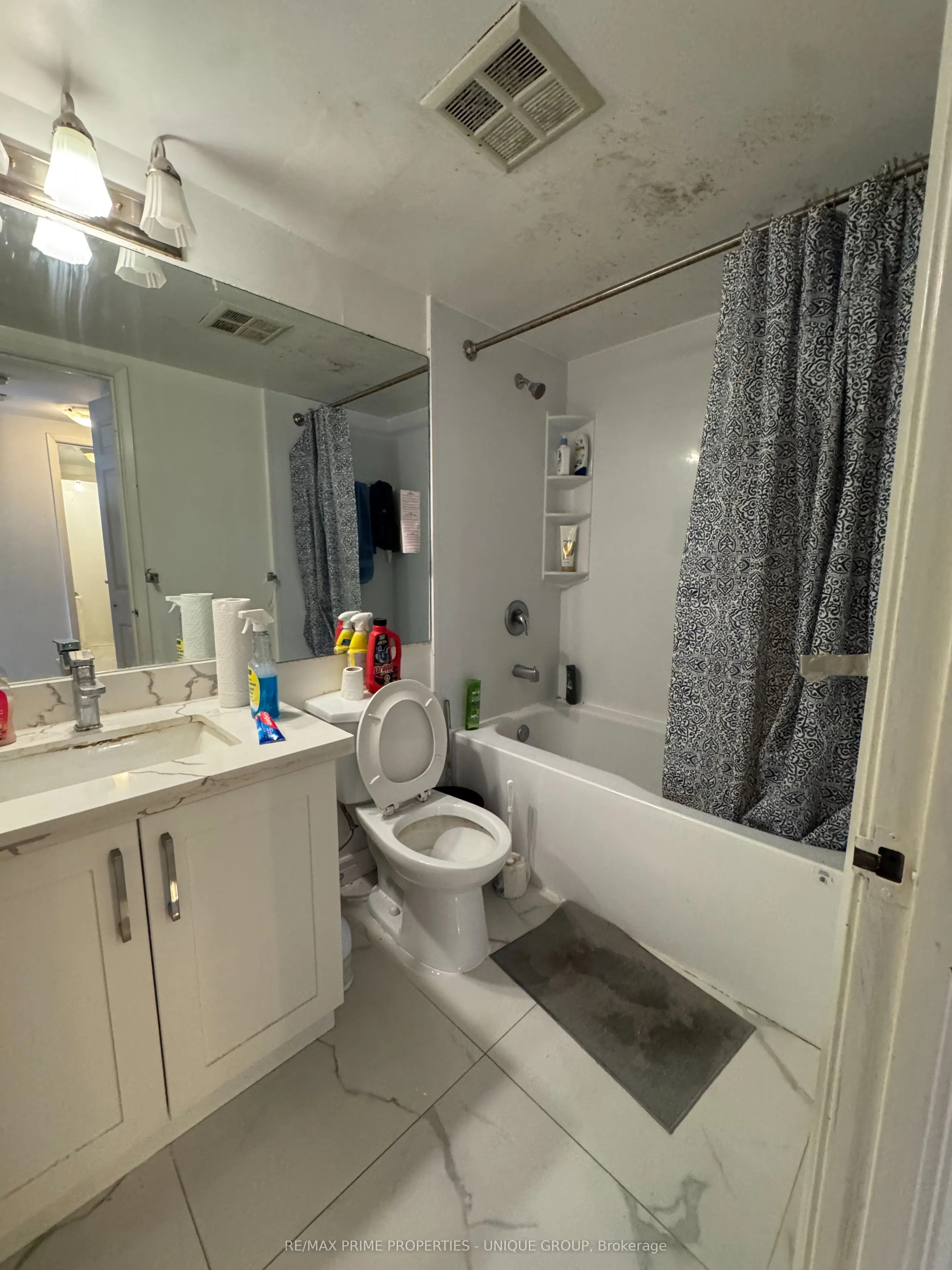 717 Bay Street, #1206