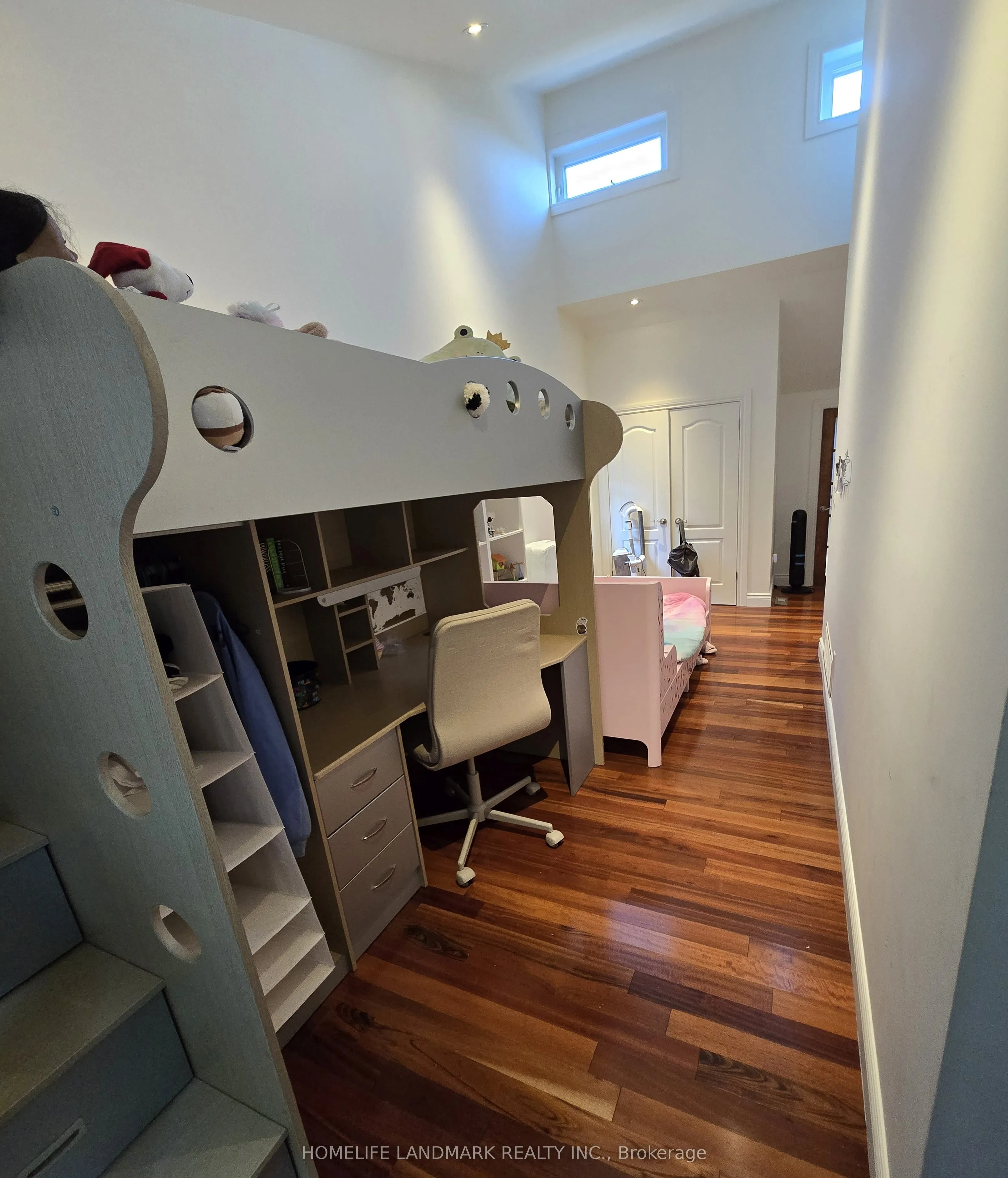 110 Lawrence Avenue W