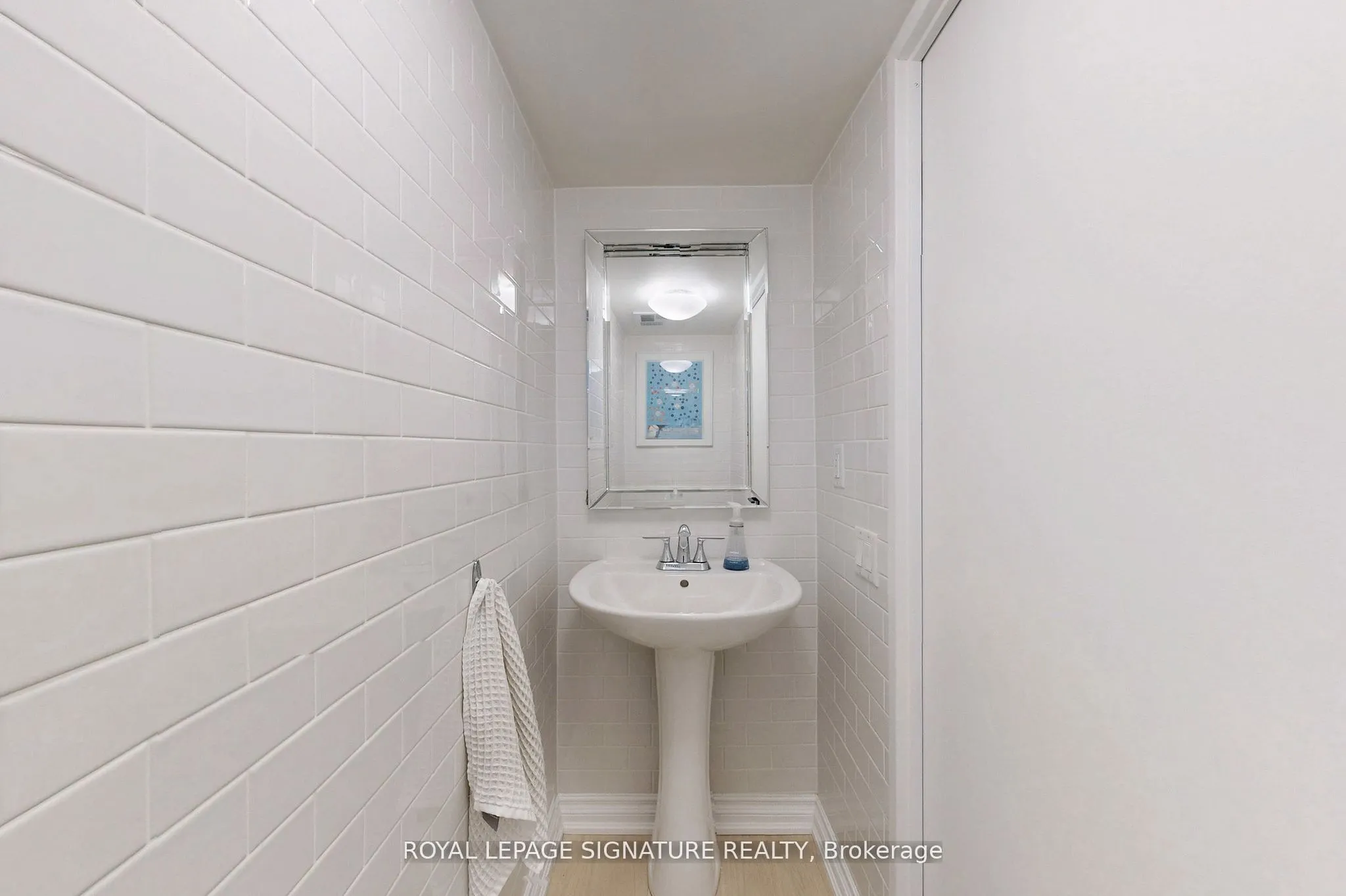 901 Queen Street W, #231
