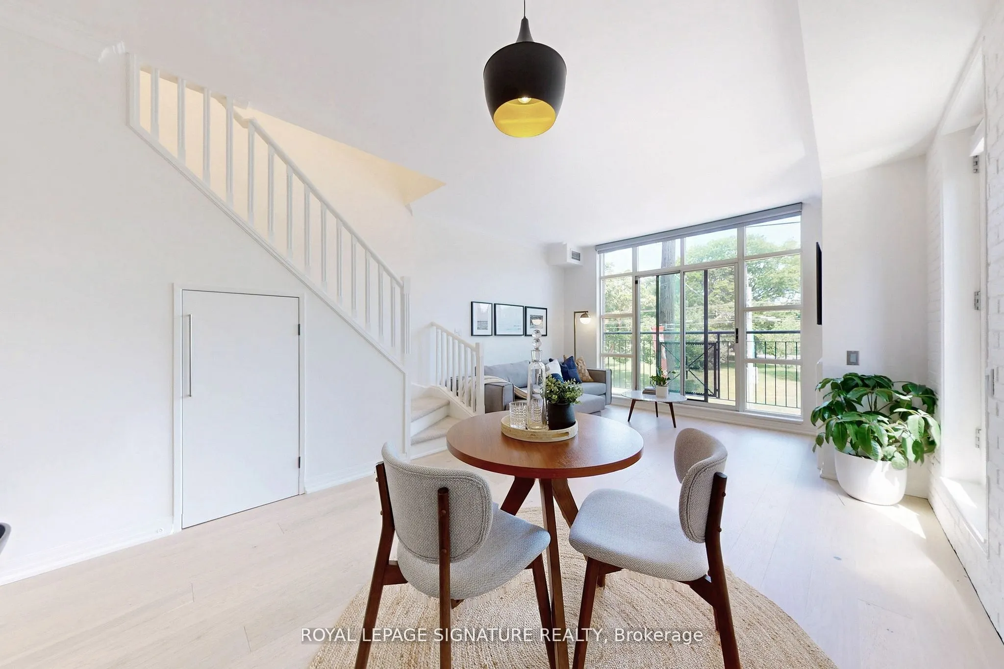 901 Queen Street W, #231