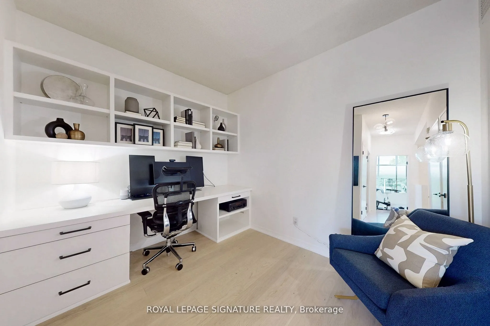 901 Queen Street W, #231