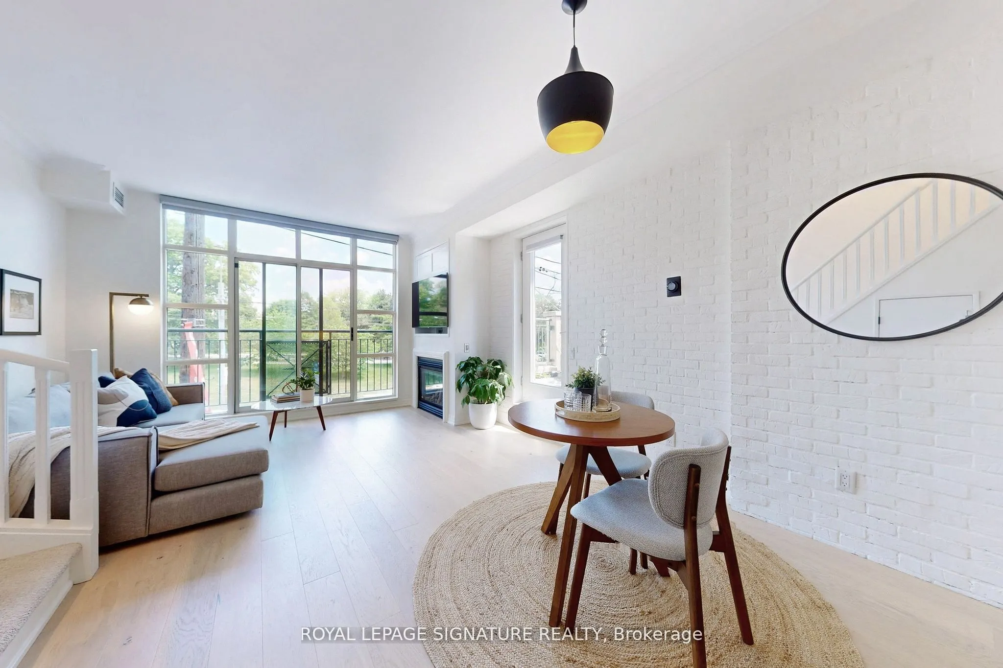 901 Queen Street W, #231