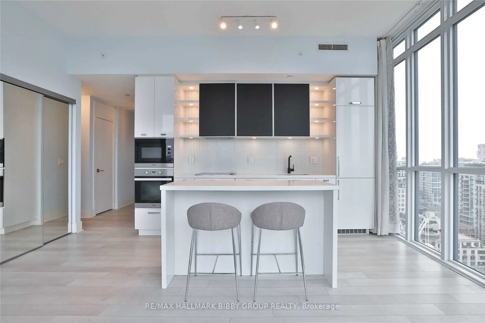 32 Davenport Road, #2102