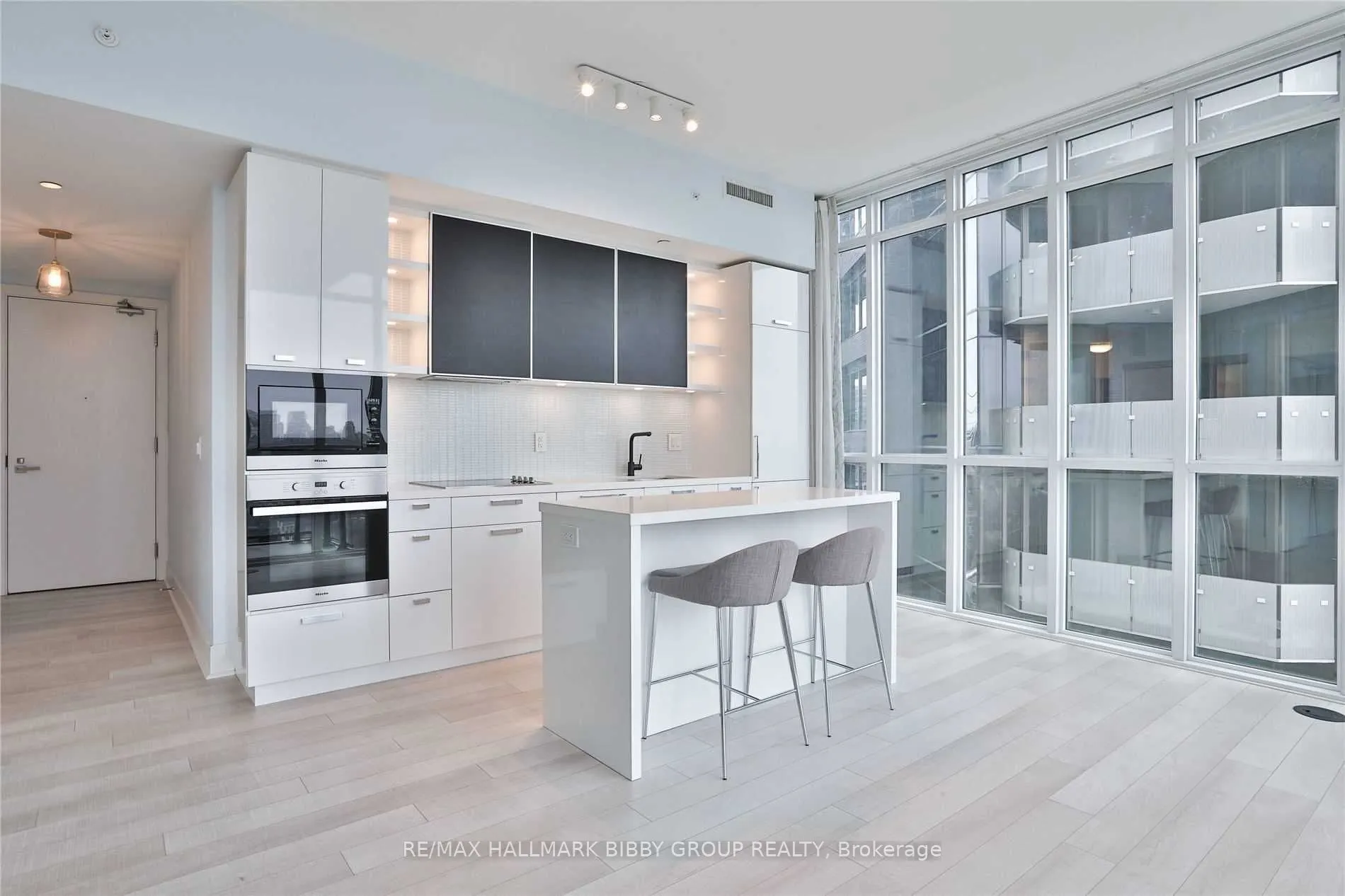 32 Davenport Road, #2102