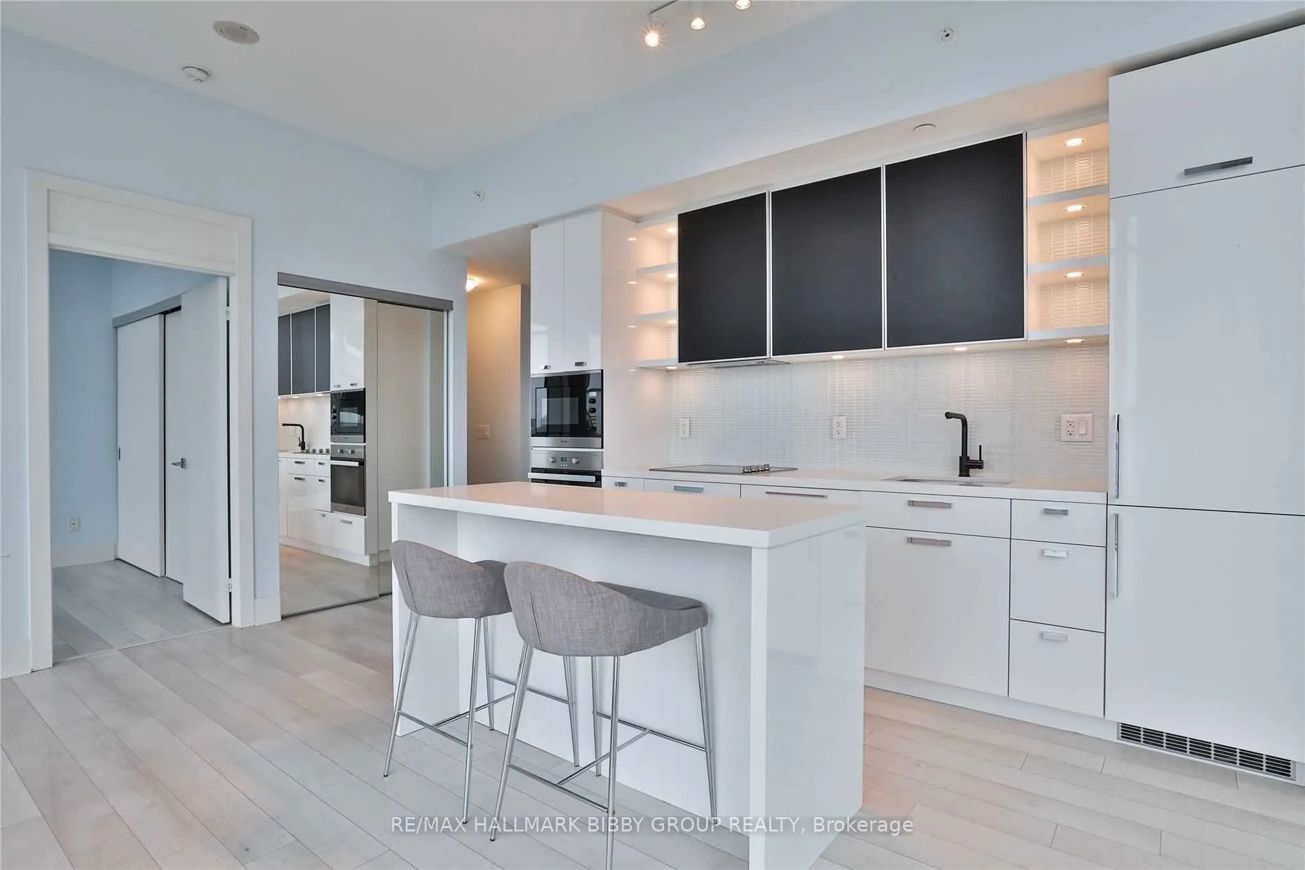 32 Davenport Road, #2102
