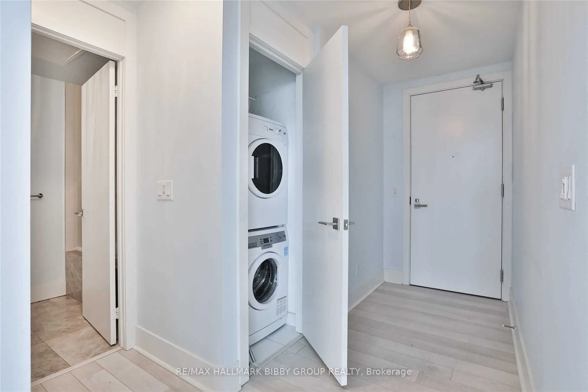 32 Davenport Road, #2102