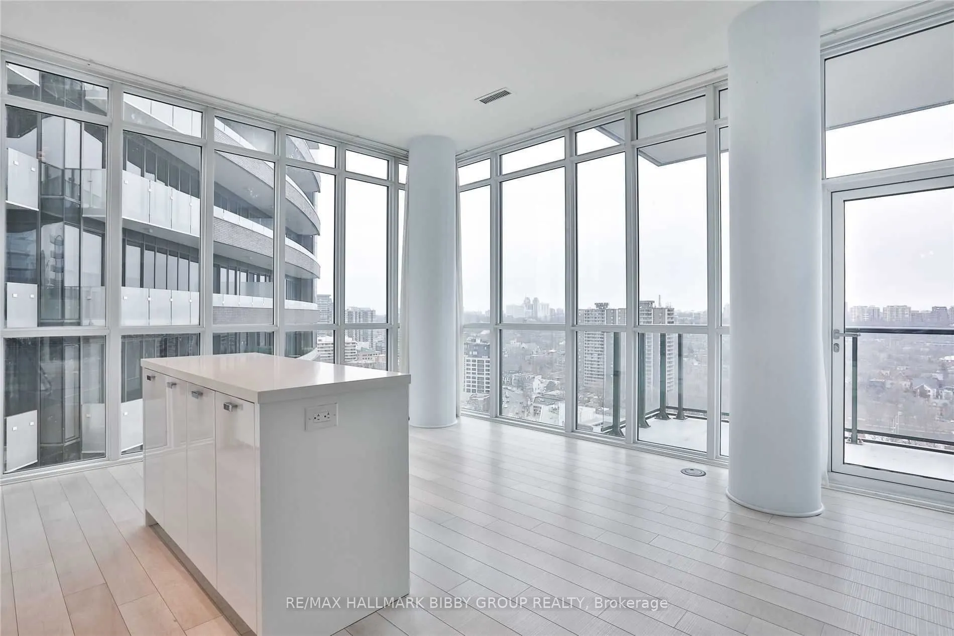 32 Davenport Road, #2102