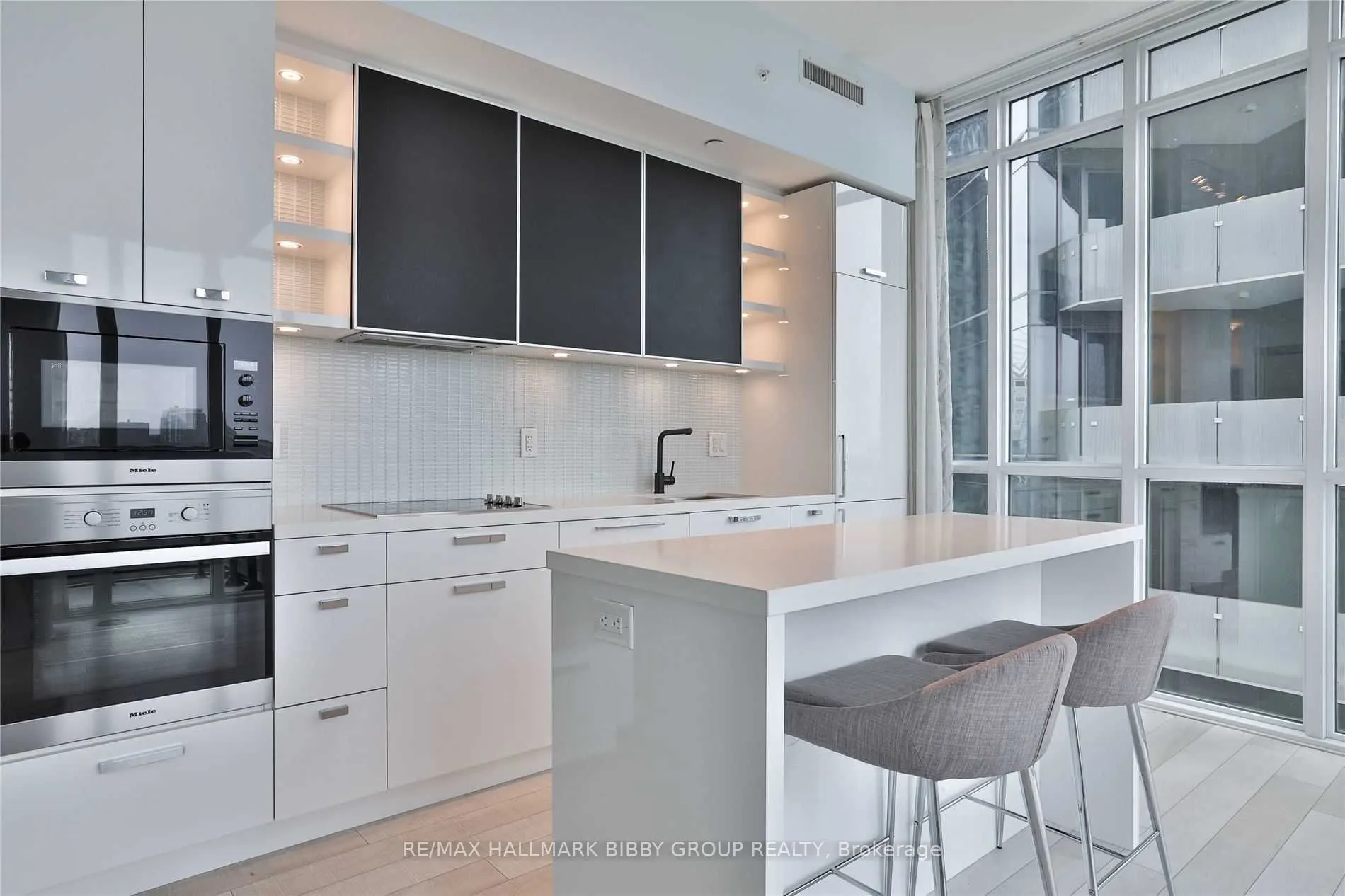 32 Davenport Road, #2102