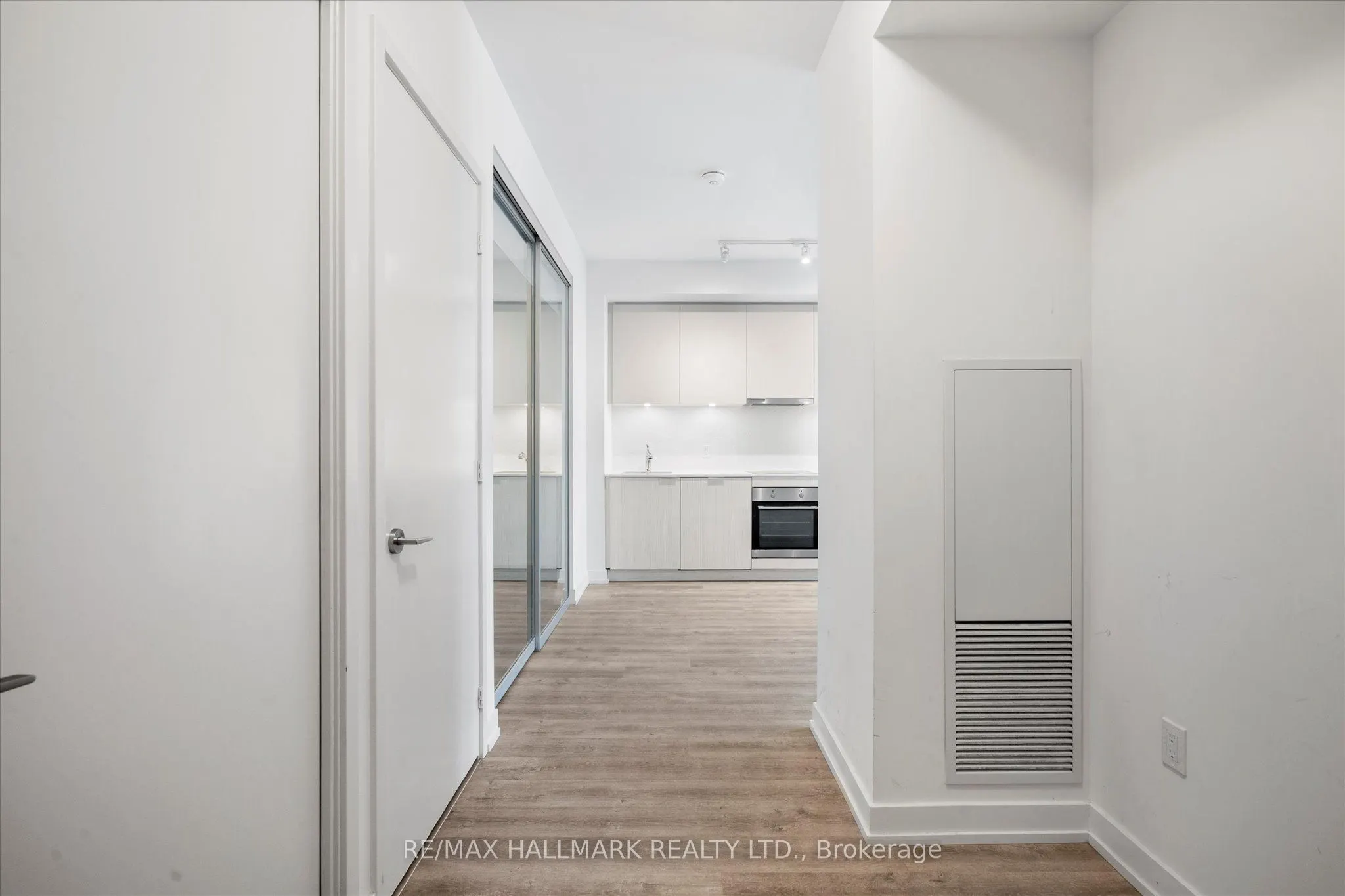 158 Front Street E, #413
