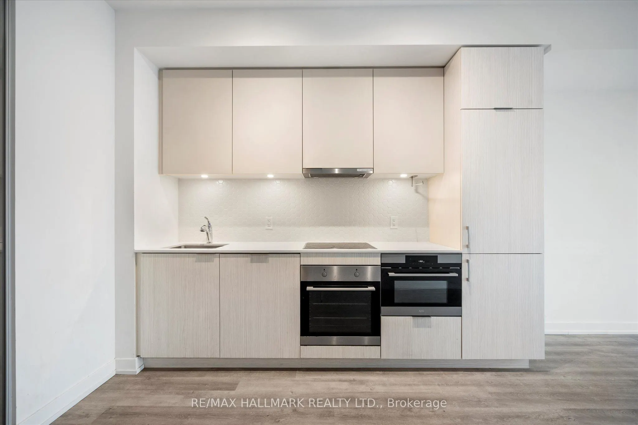158 Front Street E, #413