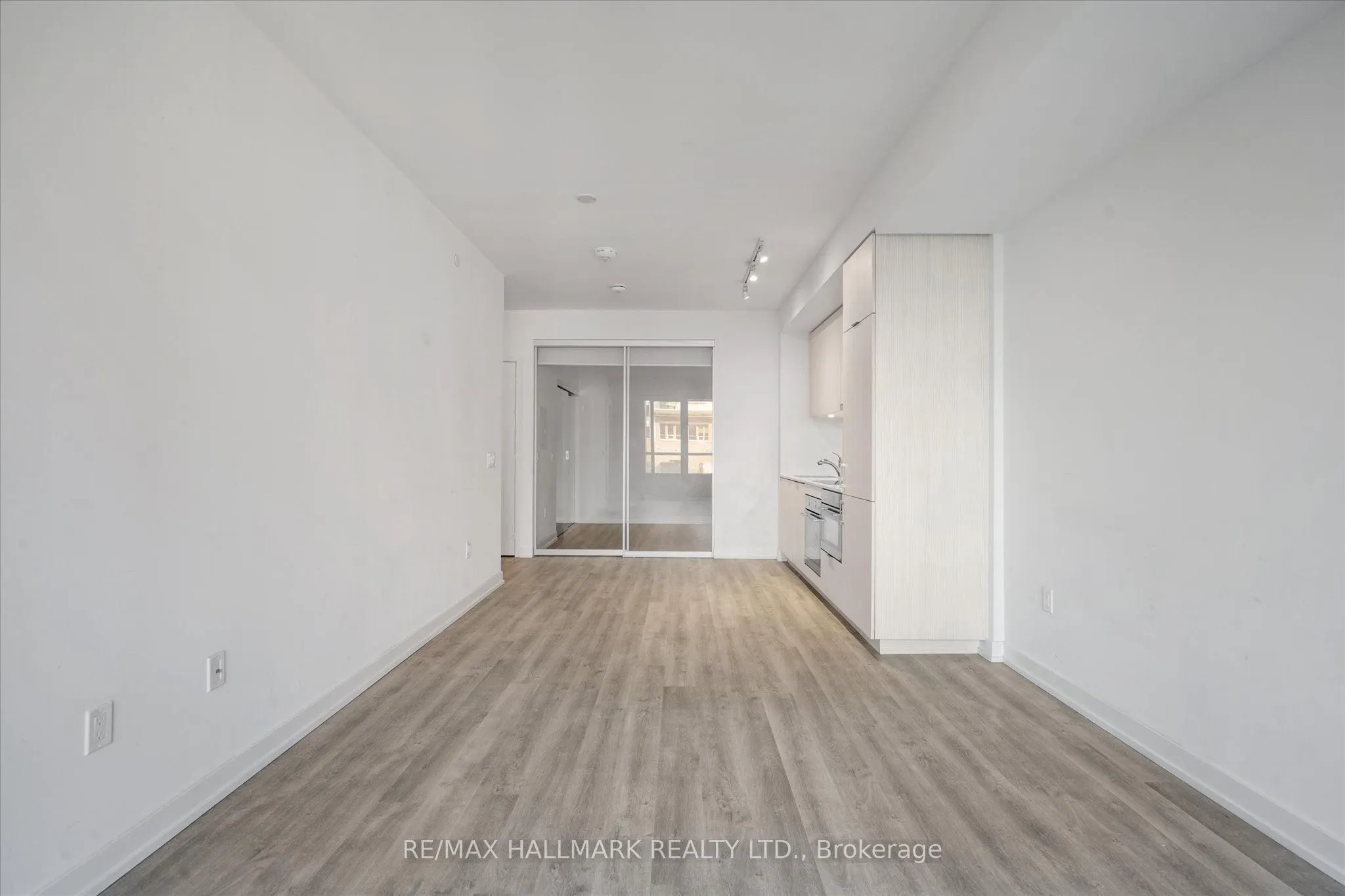 158 Front Street E, #413