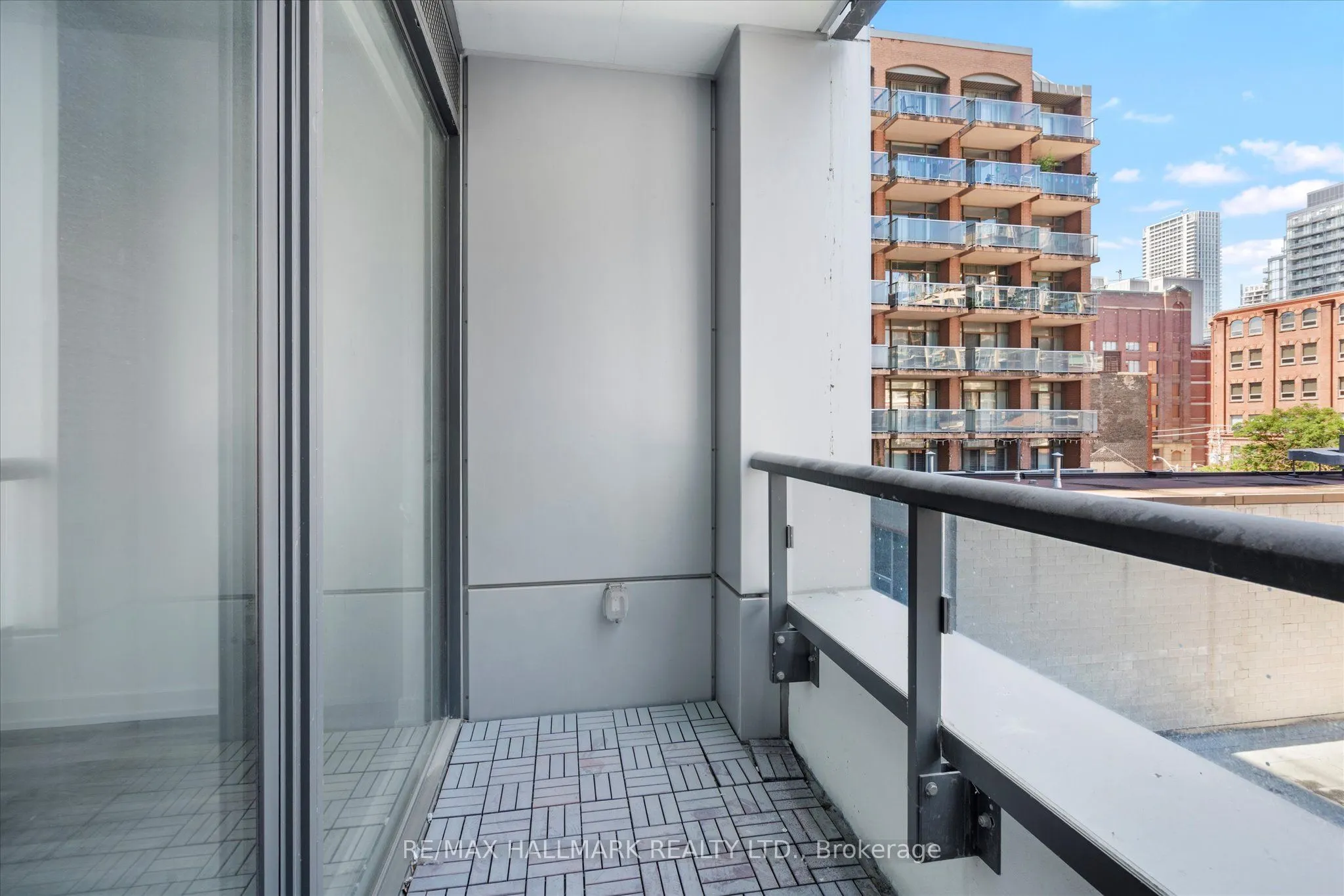 158 Front Street E, #413