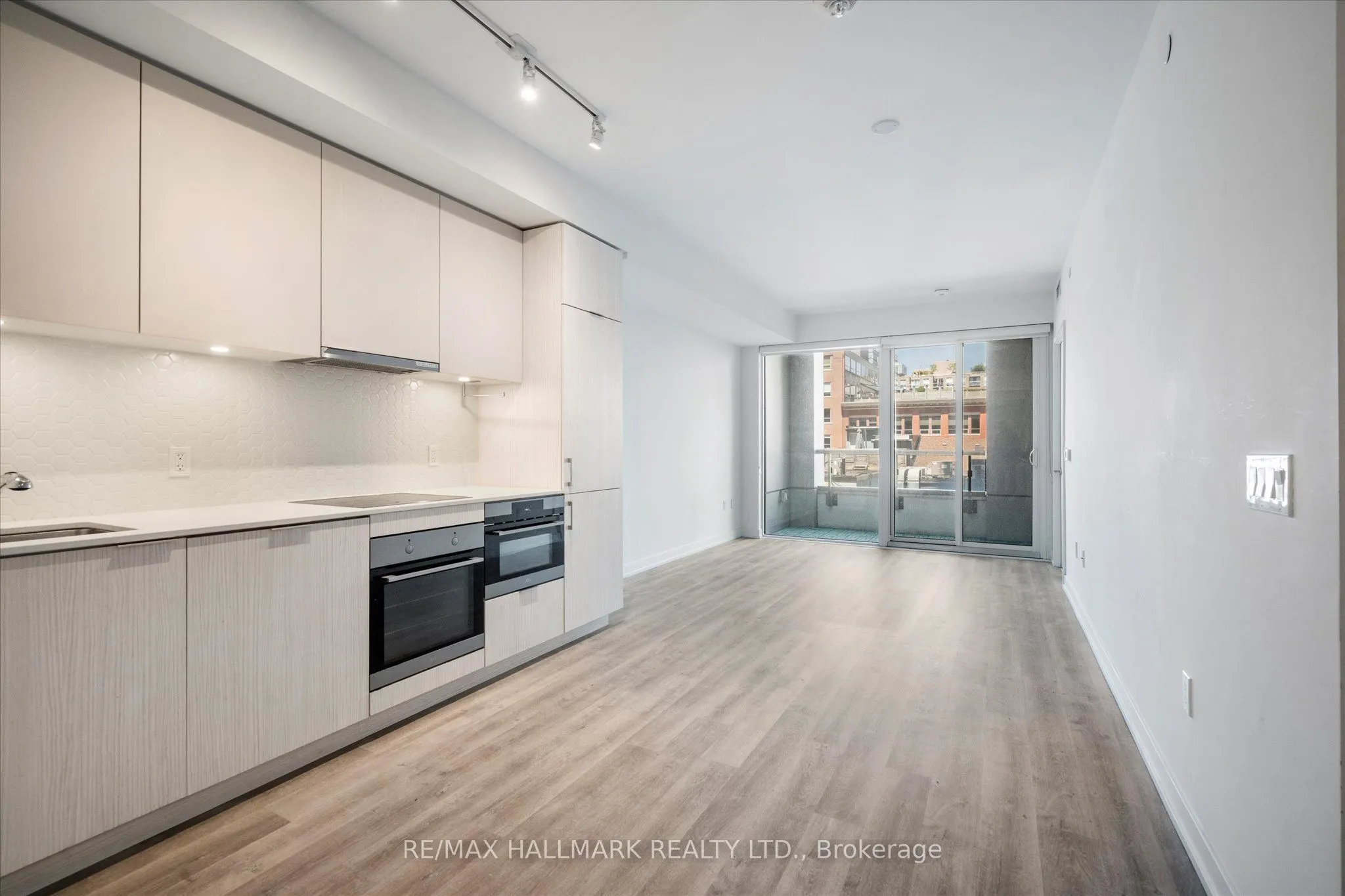 158 Front Street E, #413