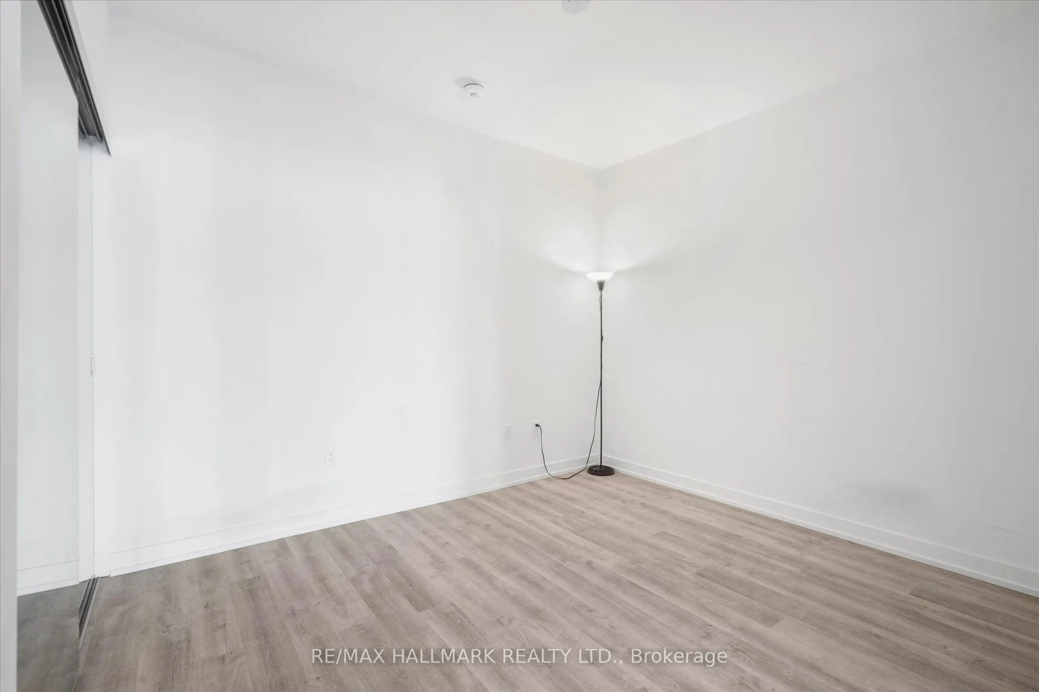 158 Front Street E, #413