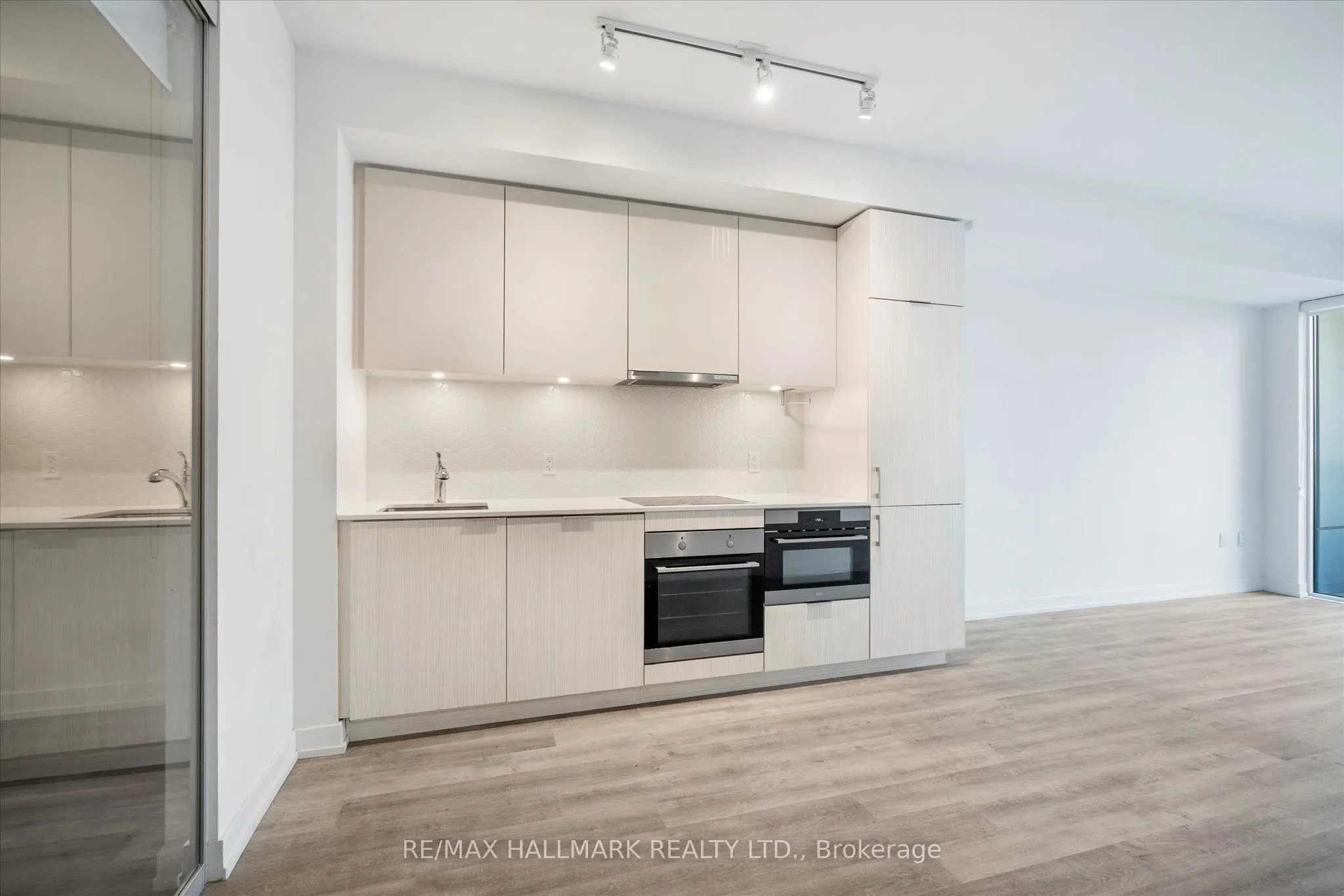 158 Front Street E, #413