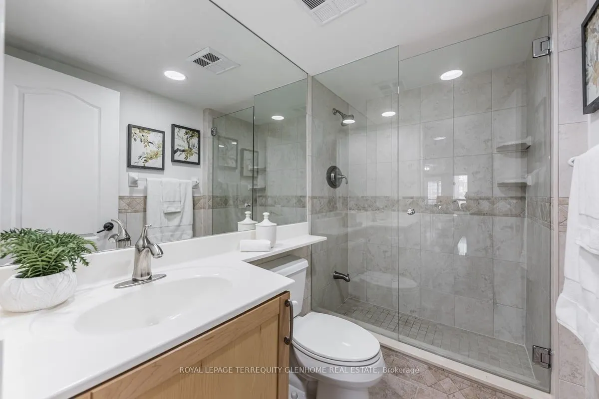 2 Alexandra Boulevard W, #207
