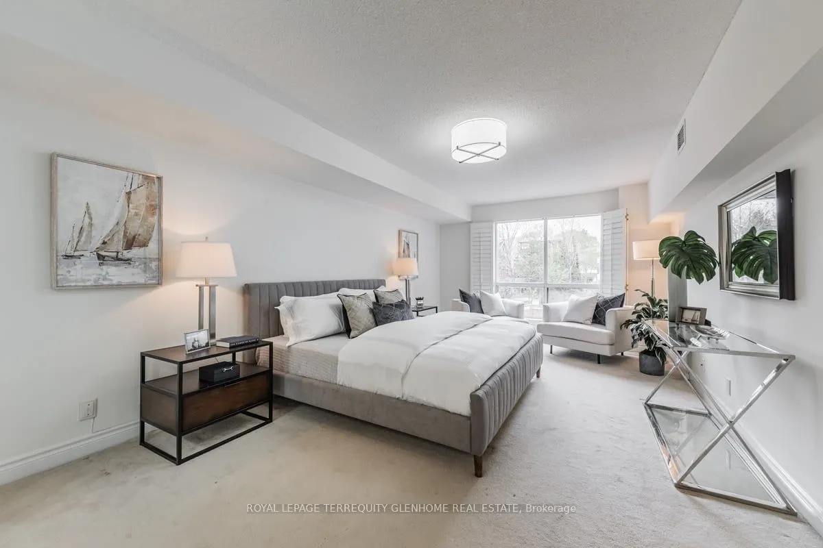 2 Alexandra Boulevard W, #207