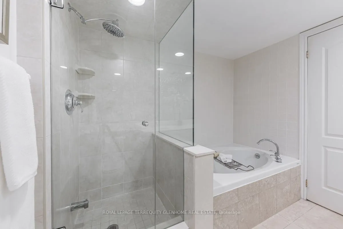 2 Alexandra Boulevard W, #207