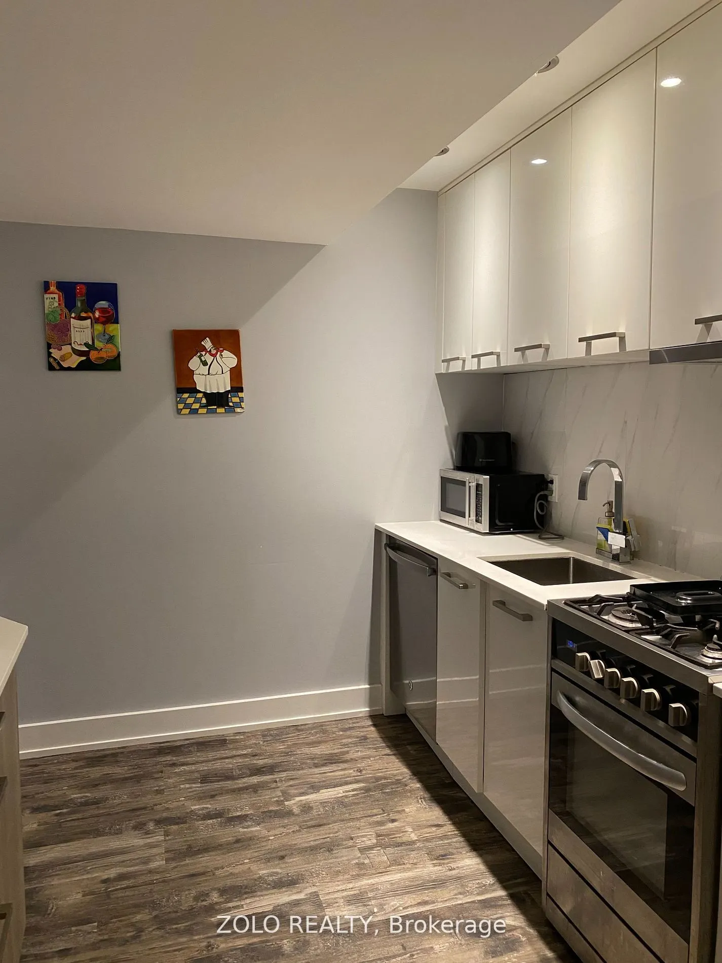 144 Northcliffe Boulevard, #Lower
