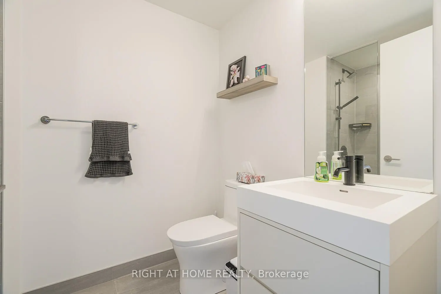 9 Tecumseth Street, #315