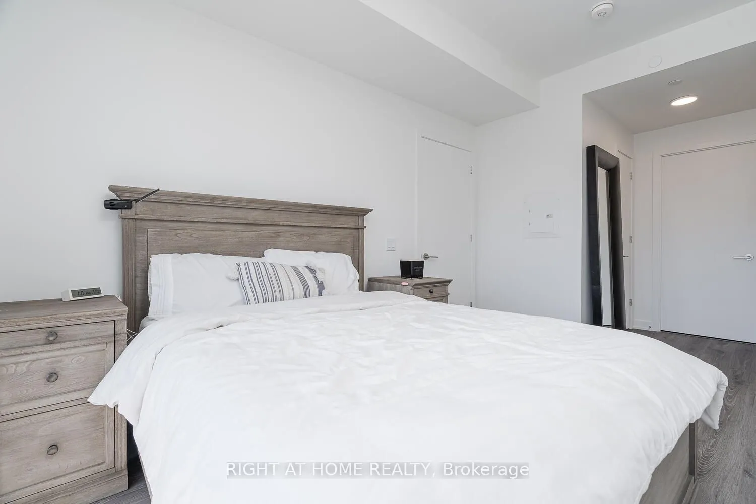 9 Tecumseth Street, #315
