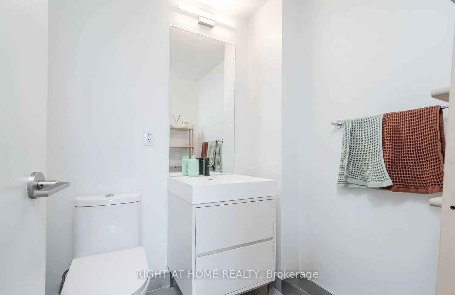9 Tecumseth Street, #315