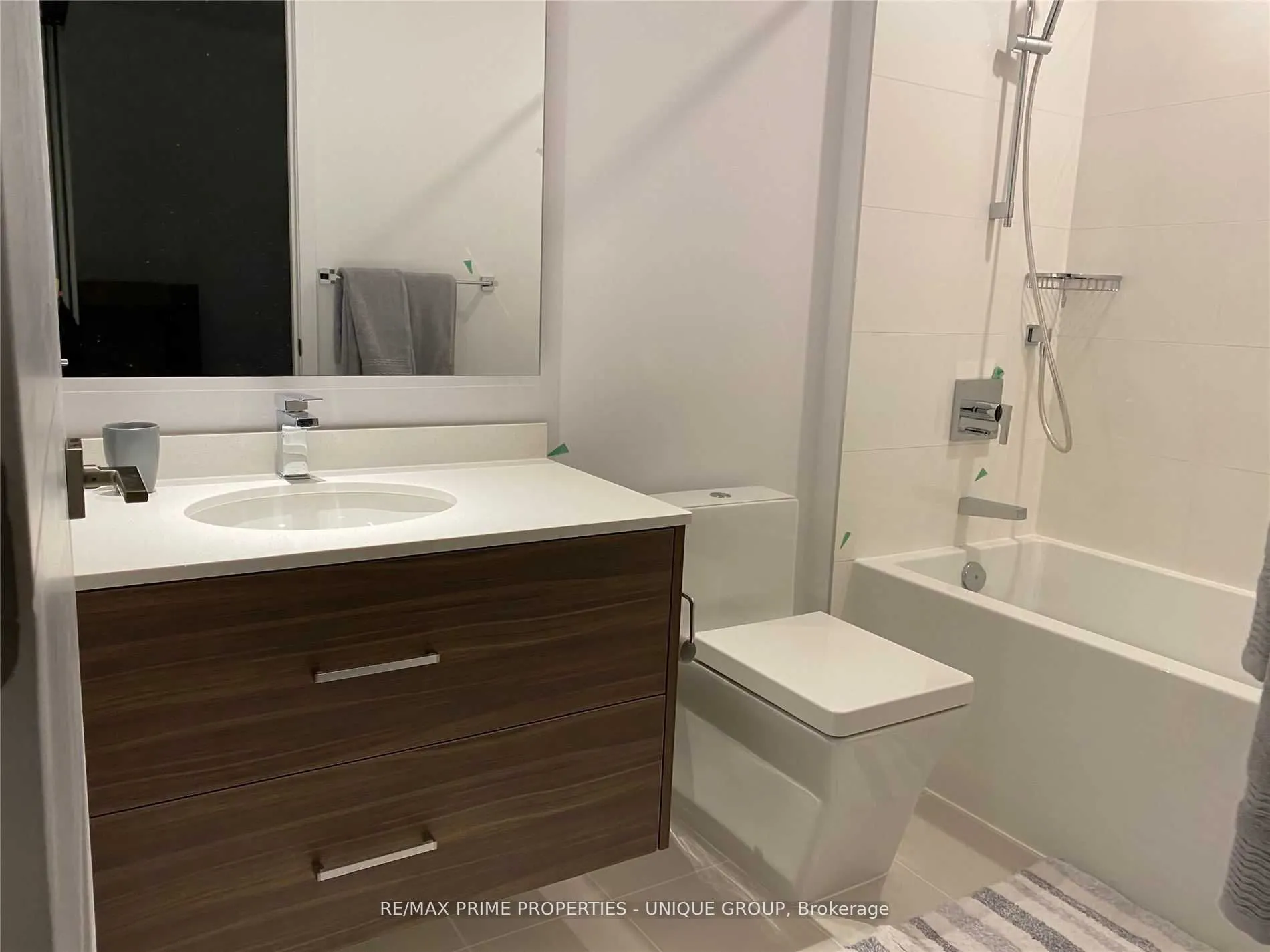 488 University Avenue, #3716