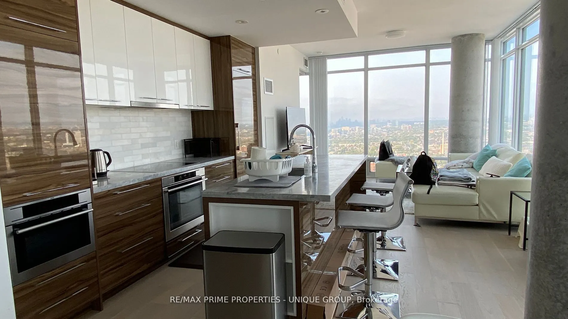 488 University Avenue, #3716