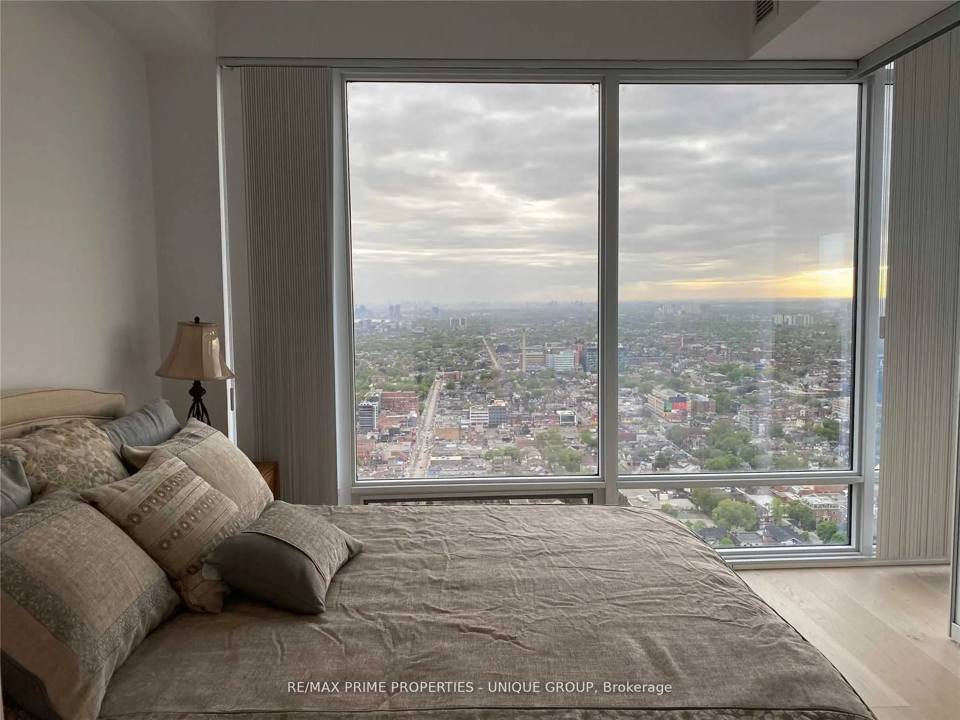 488 University Avenue, #3716