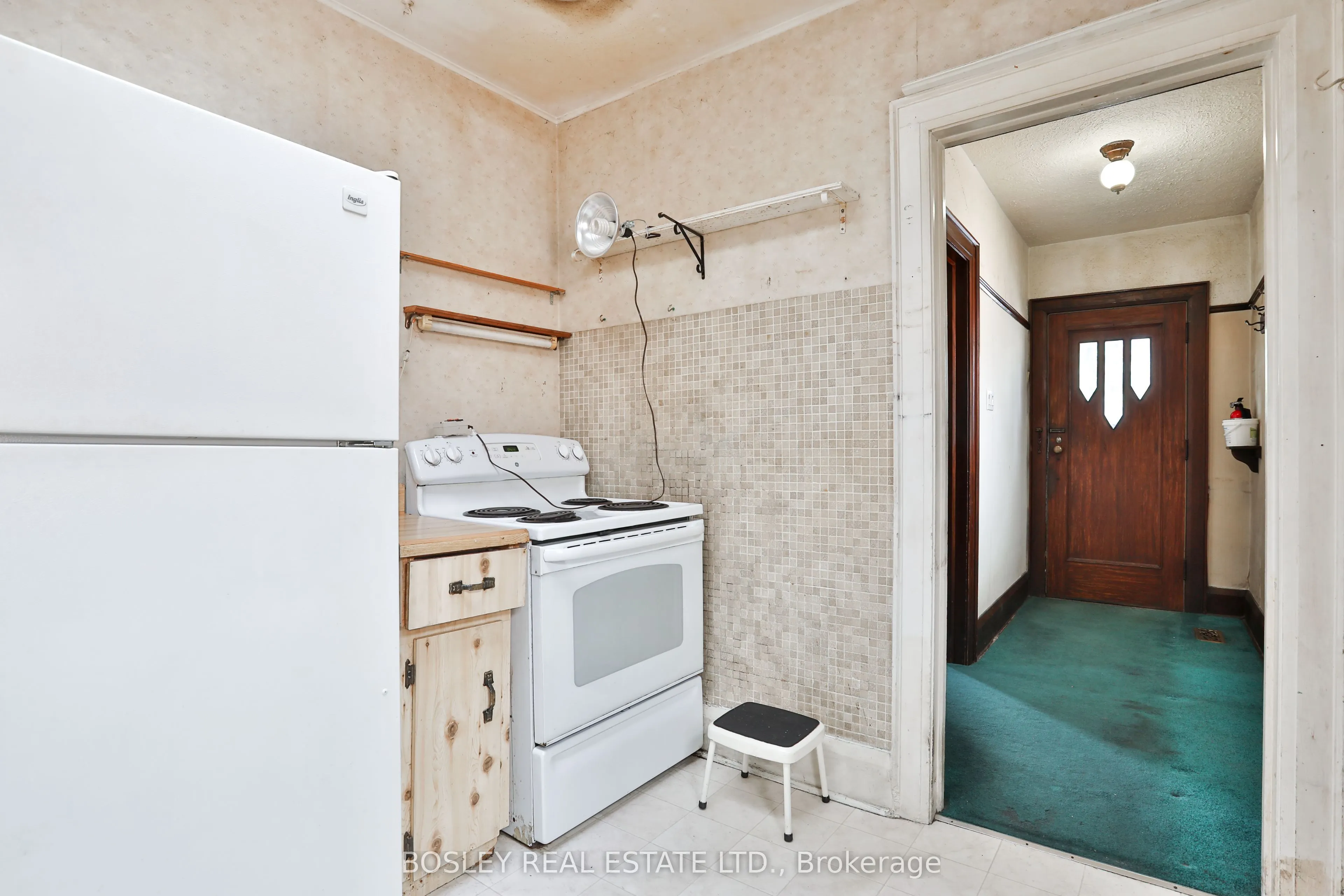 15 Whitewood Road