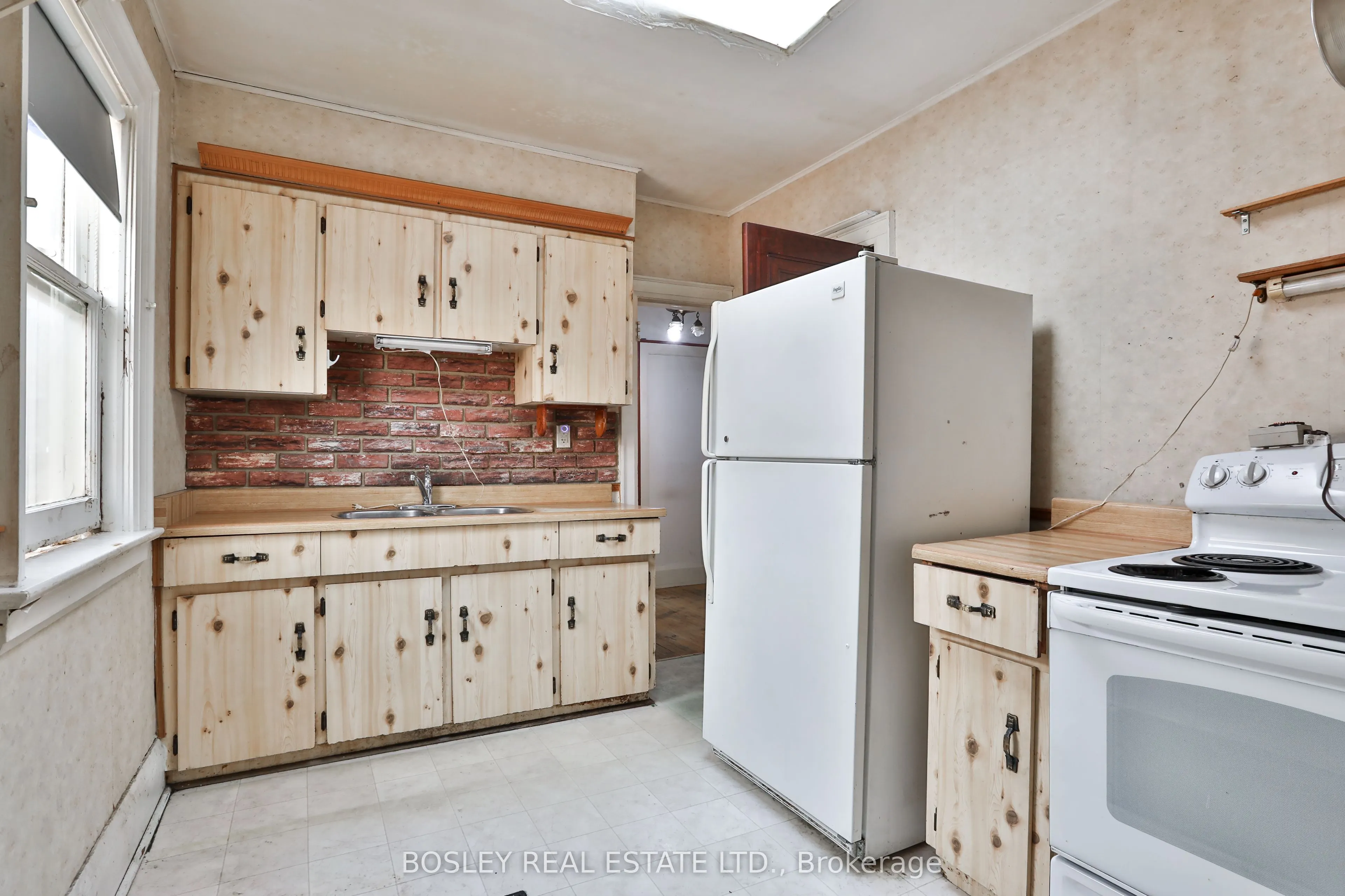 15 Whitewood Road