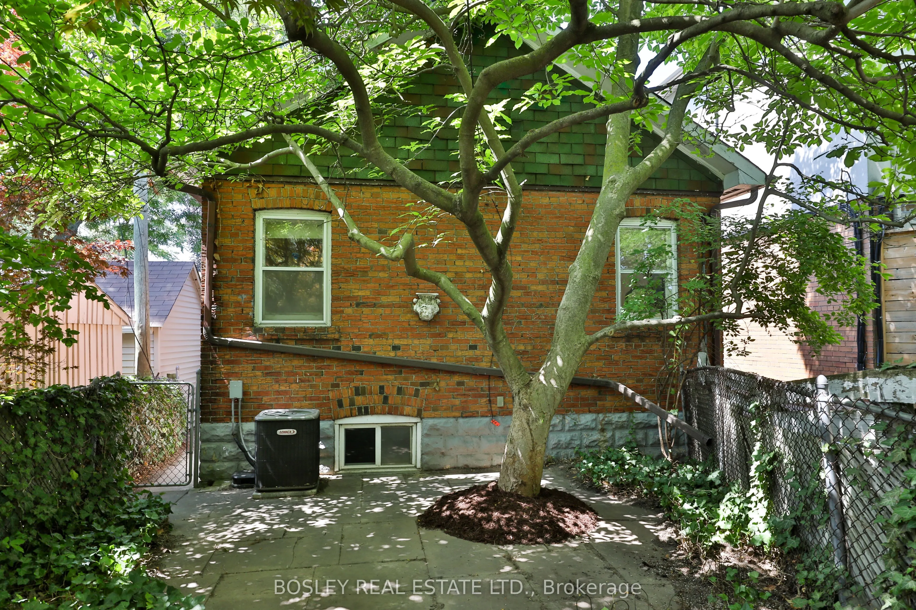 15 Whitewood Road