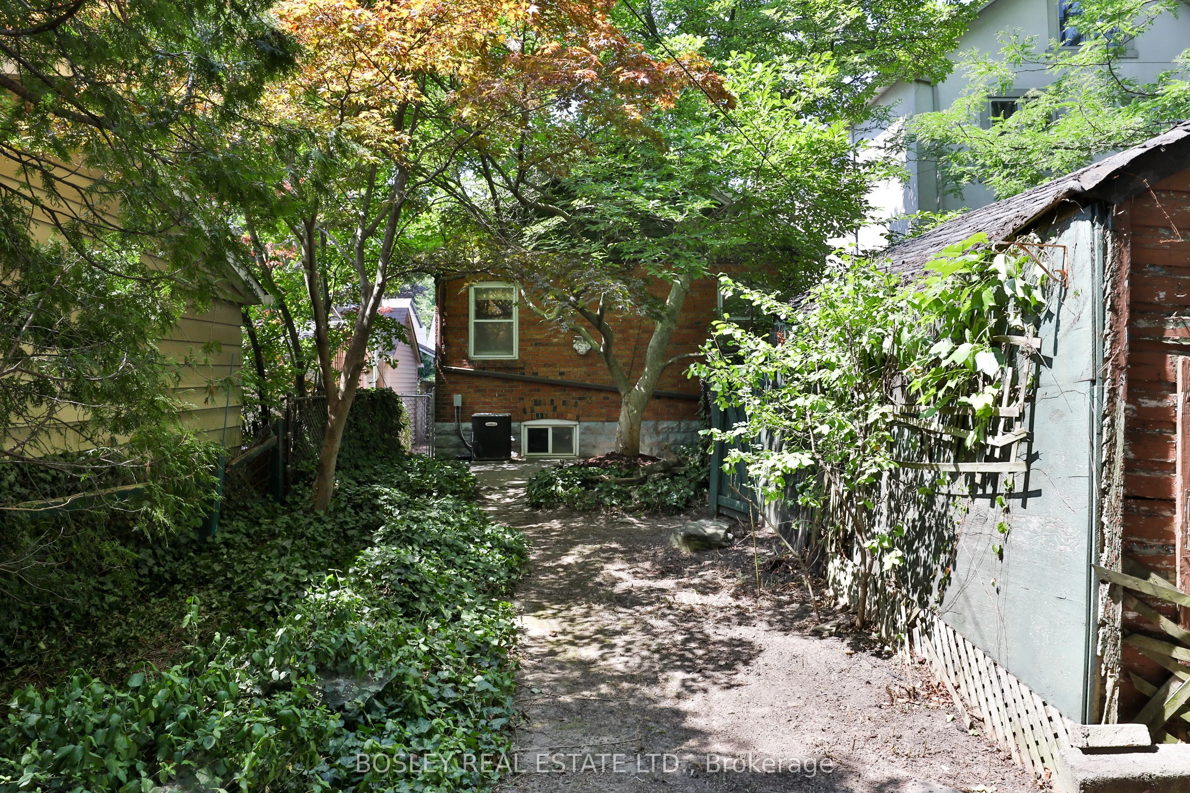 15 Whitewood Road