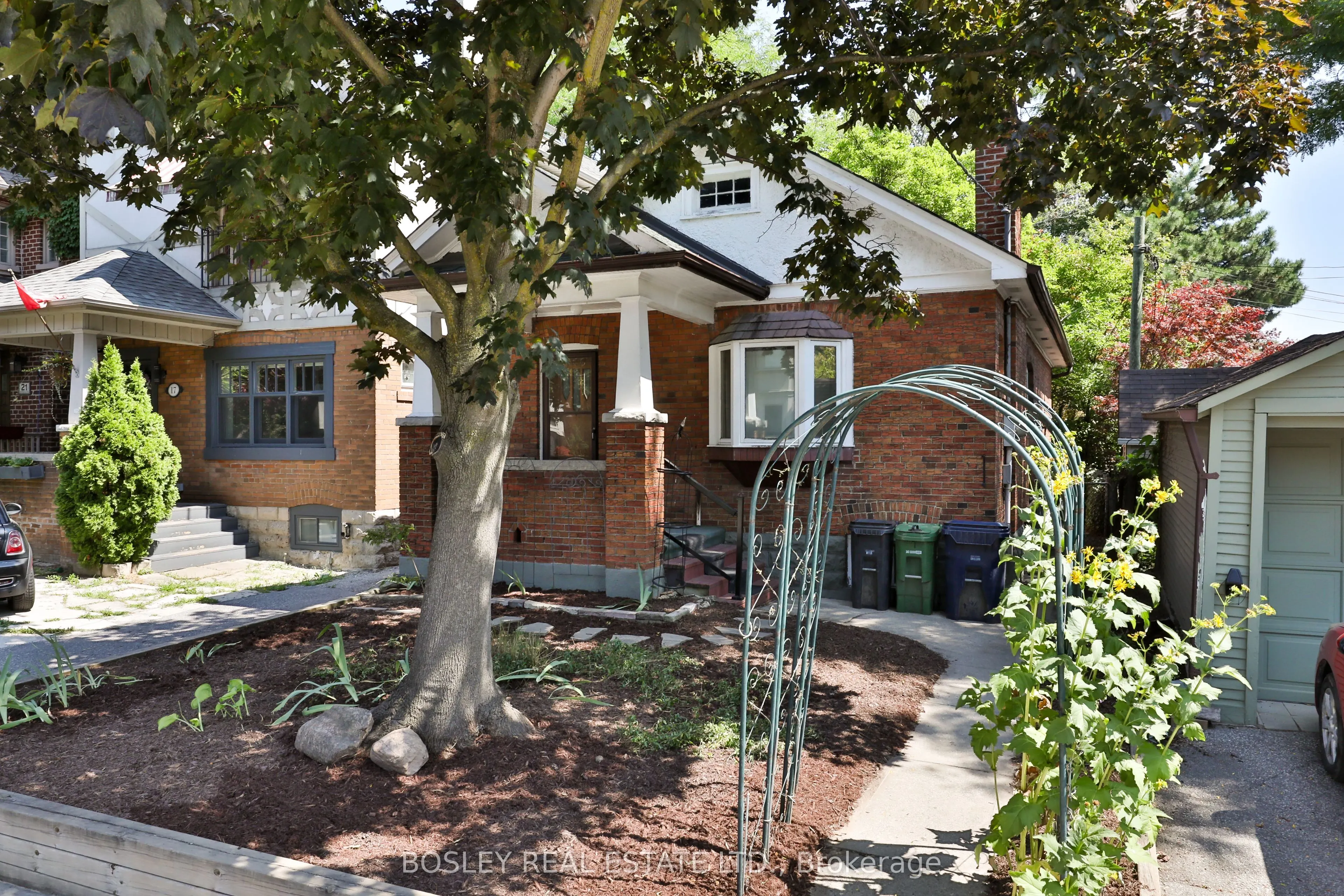 15 Whitewood Road