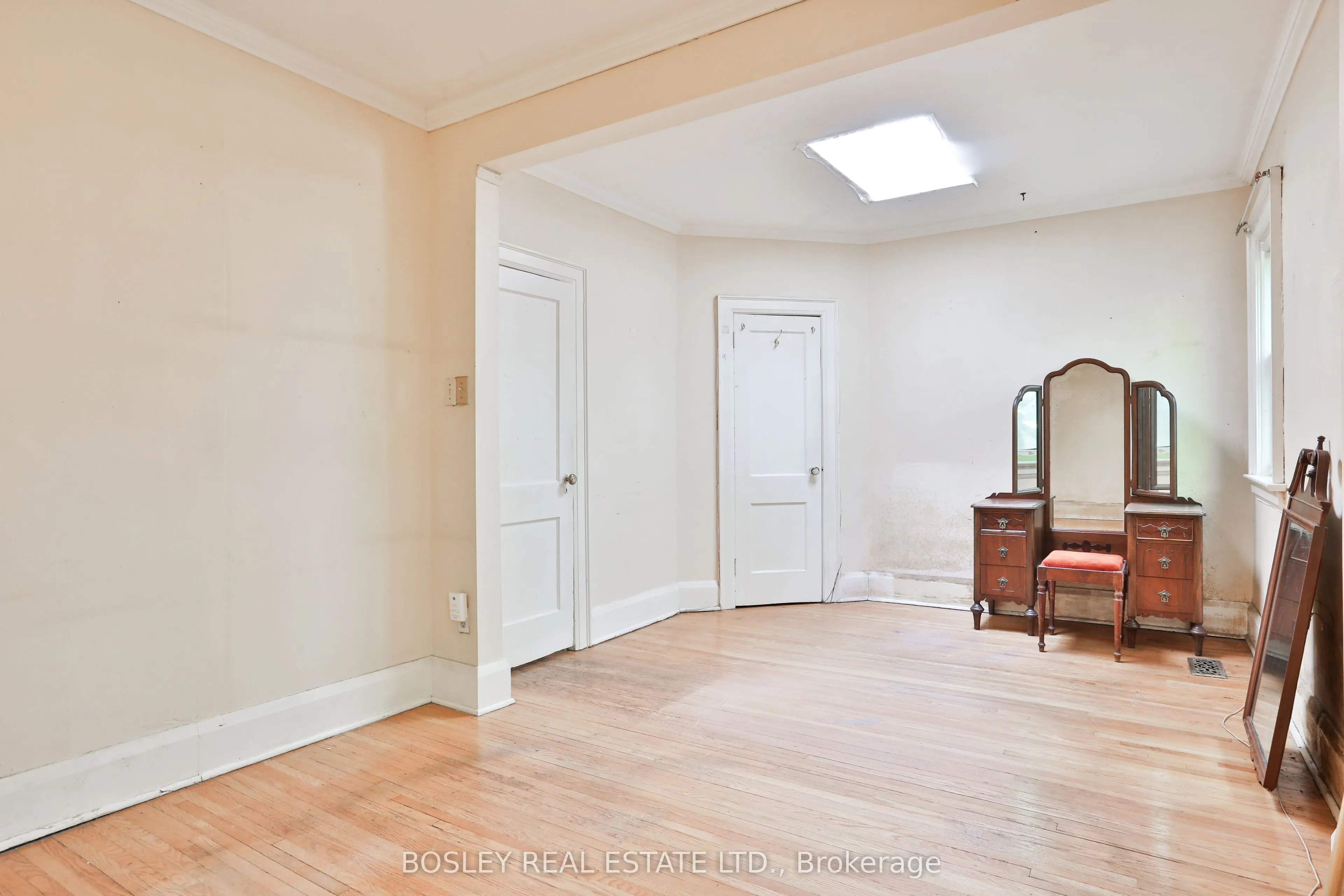 15 Whitewood Road