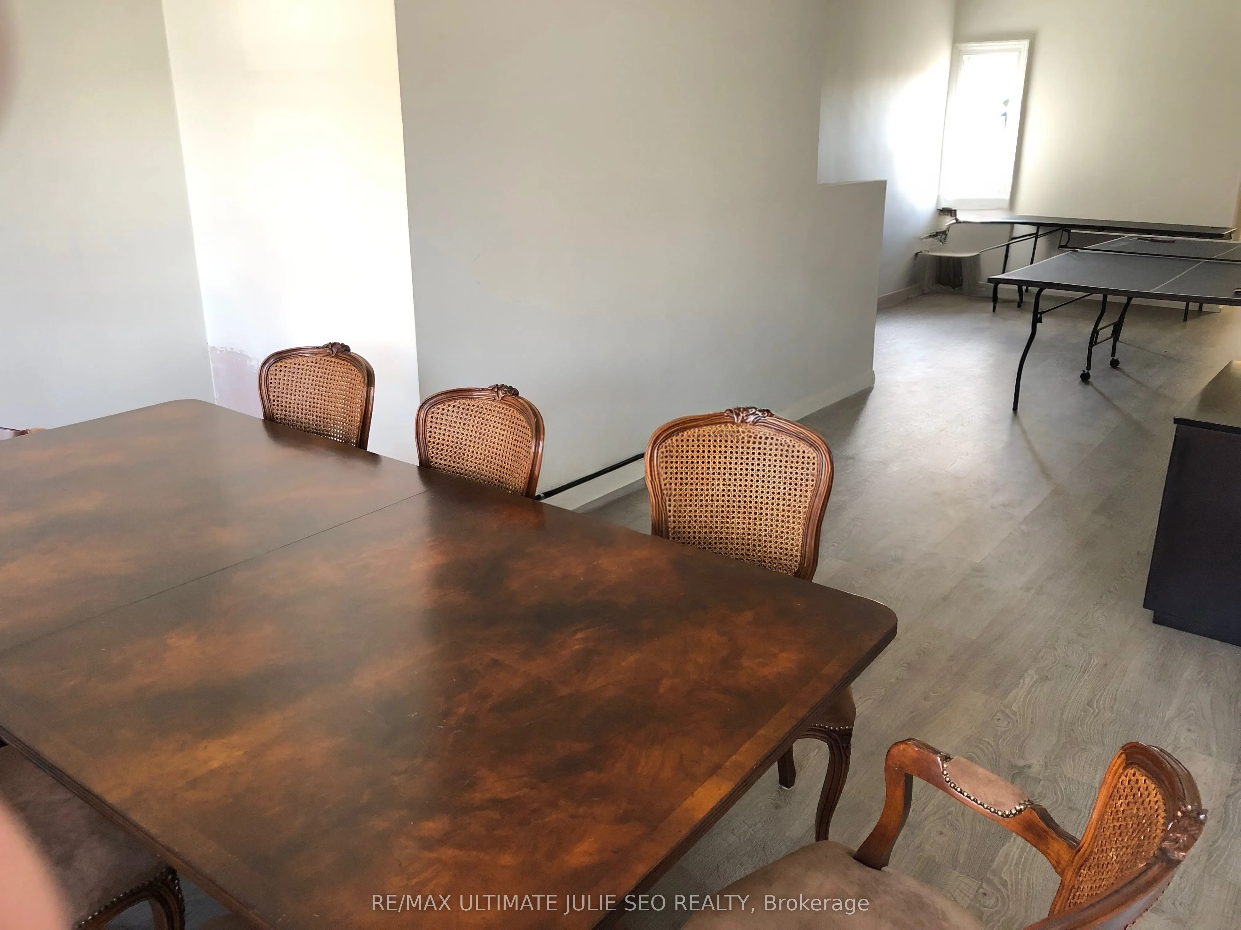 801 QUEEN Street W, #2nd floor