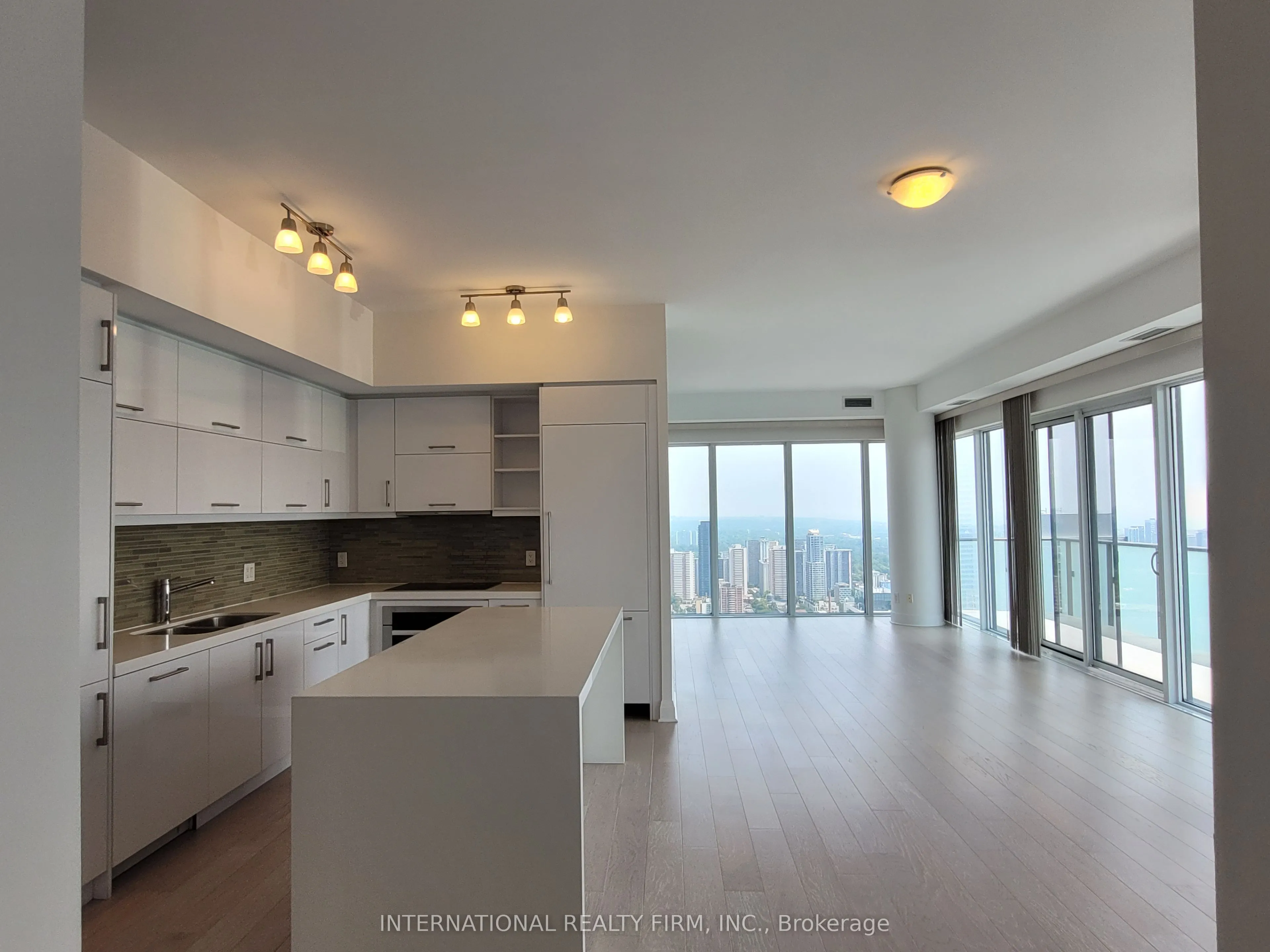 1080 Bay Street N, #4901