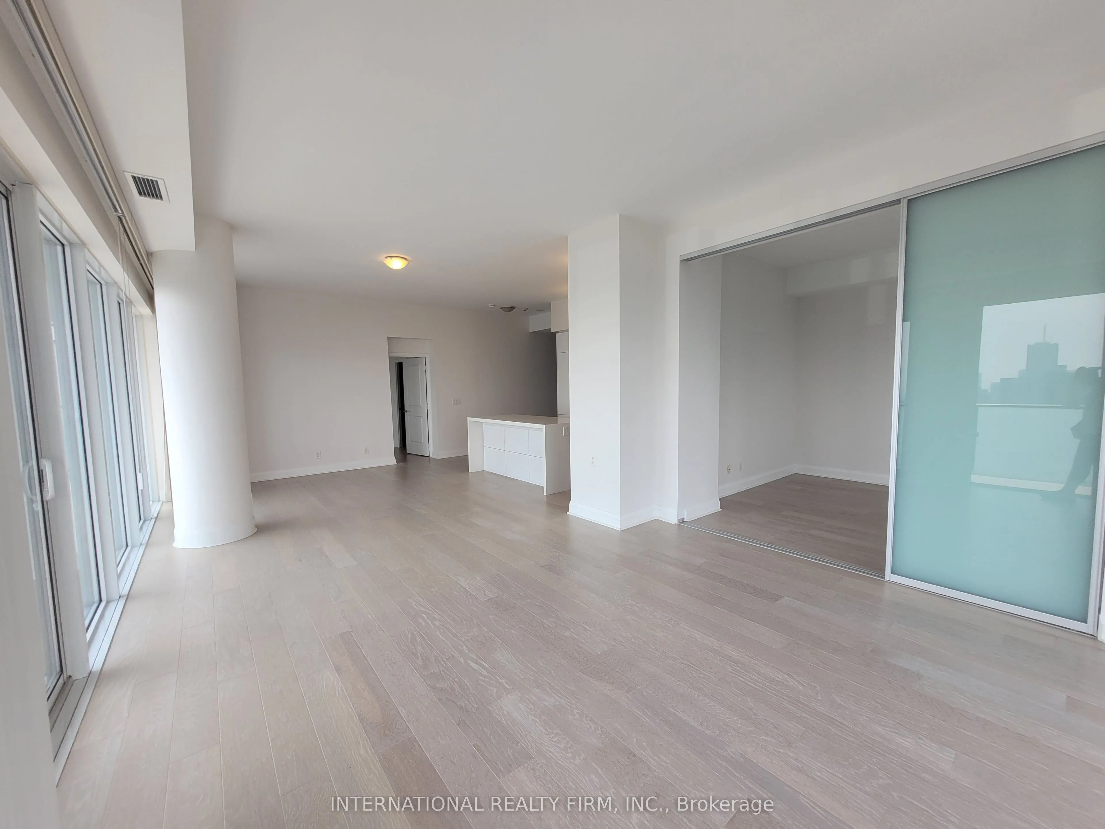 1080 Bay Street N, #4901