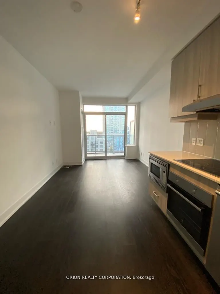 7 Kenaston Gardens, #820
