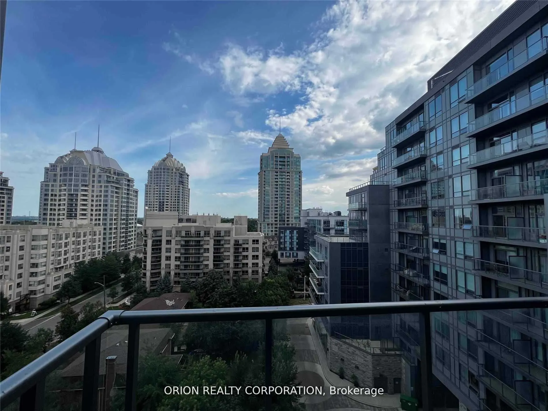 7 Kenaston Gardens, #820
