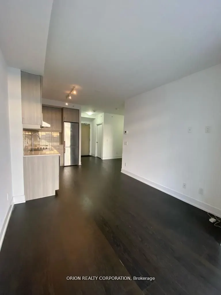 7 Kenaston Gardens, #820